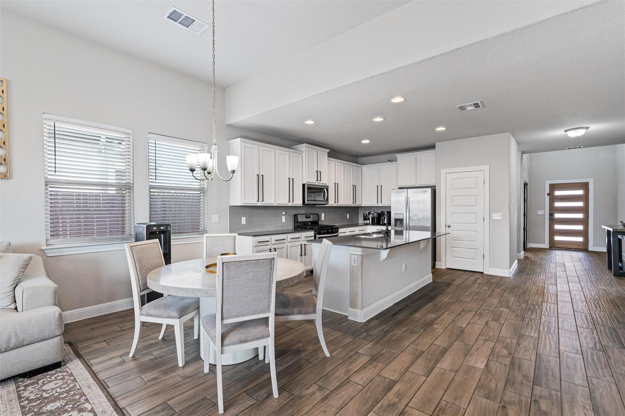 105 Cloyce Ct, Leander, TX 78641