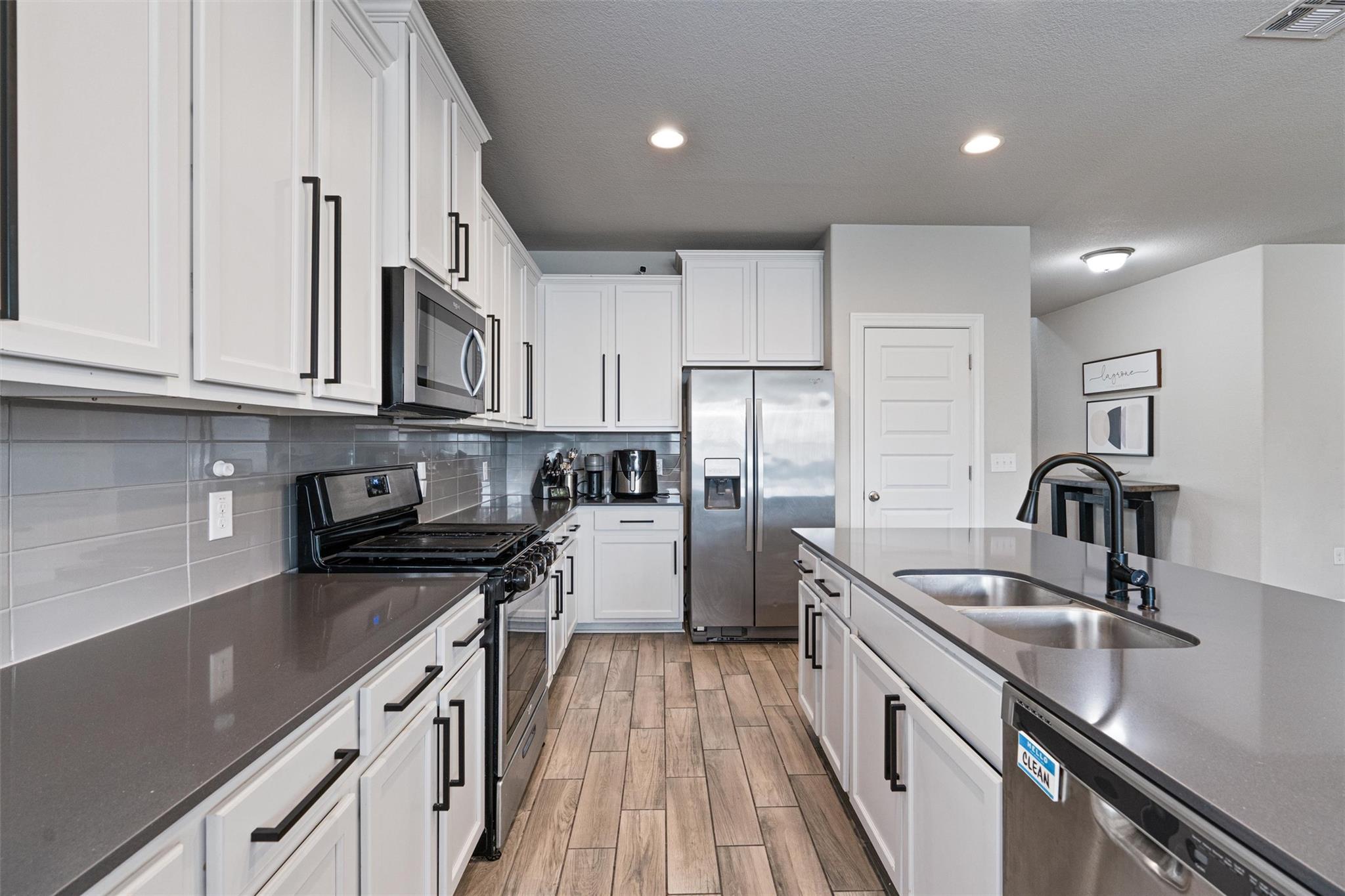 105 Cloyce Ct, Leander, TX 78641