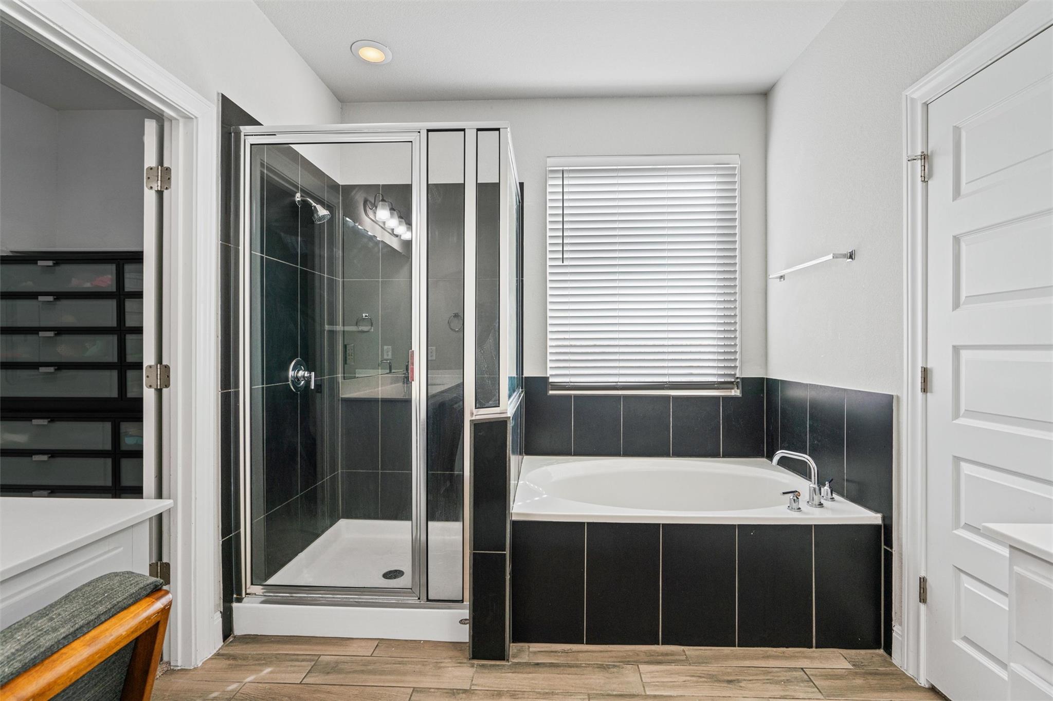 105 Cloyce Ct, Leander, TX 78641