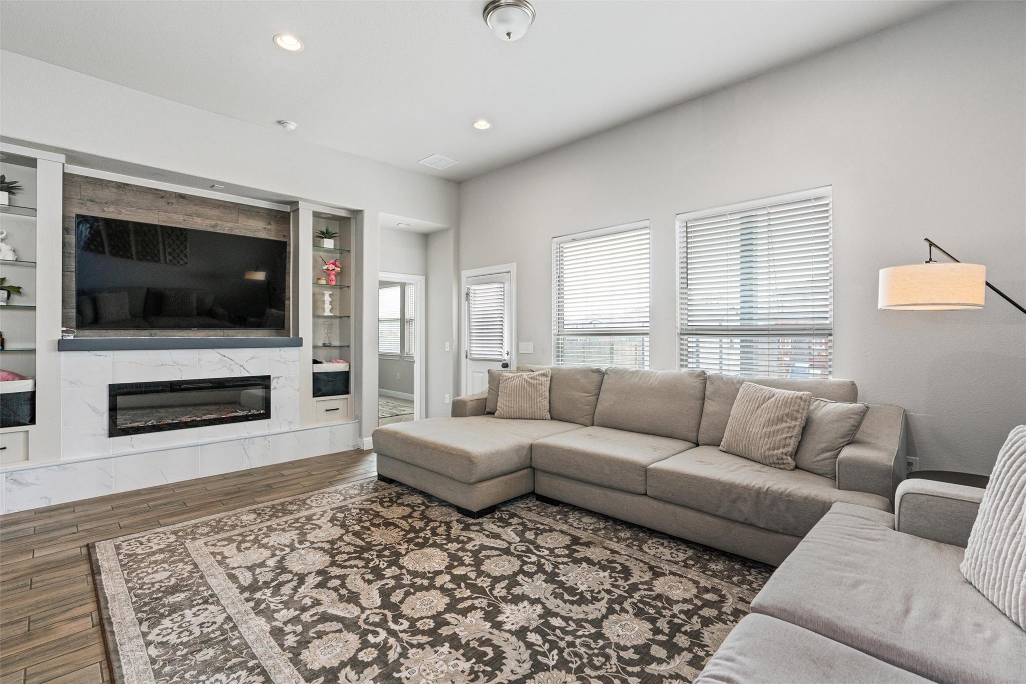 105 Cloyce Ct, Leander, TX 78641