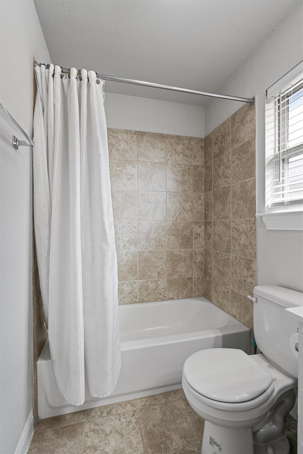 105 Cloyce Ct, Leander, TX 78641