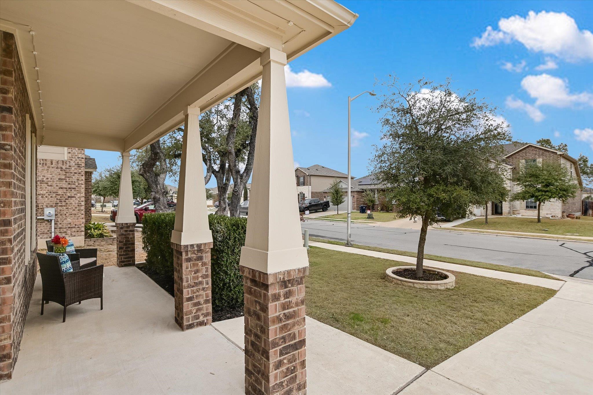 105 Thrasher Cv, Leander, TX 78641