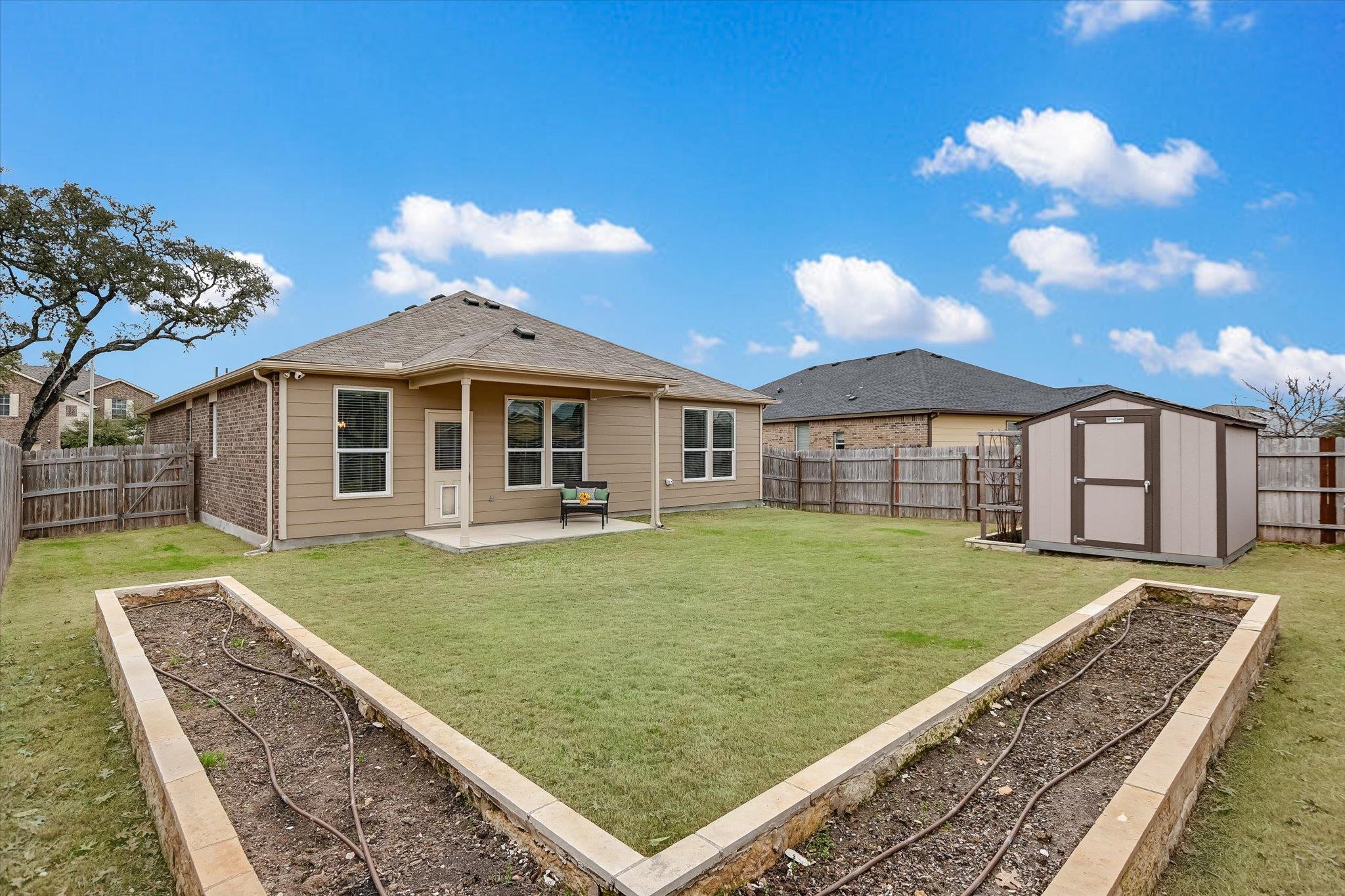 105 Thrasher Cv, Leander, TX 78641