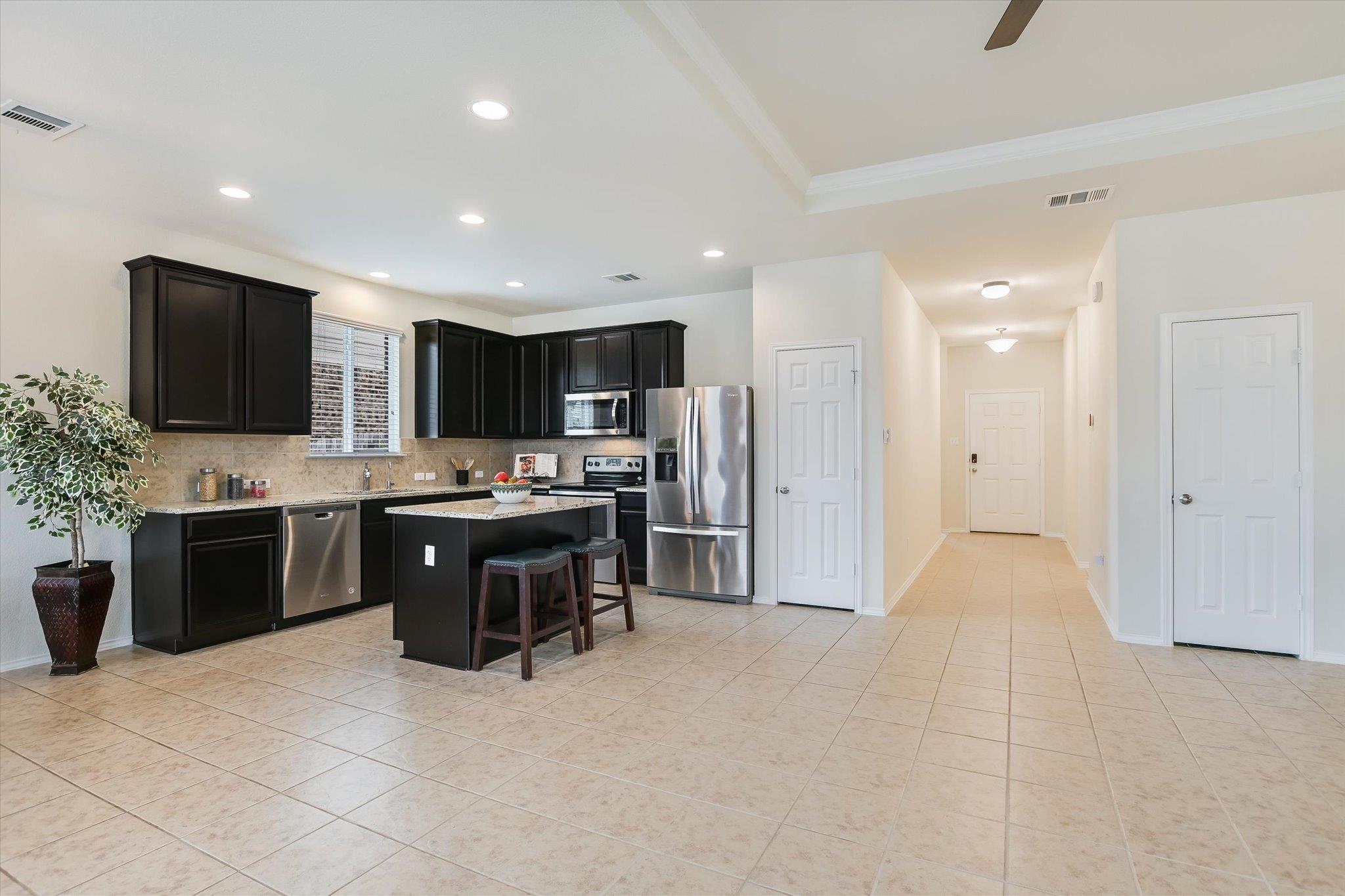 105 Thrasher Cv, Leander, TX 78641