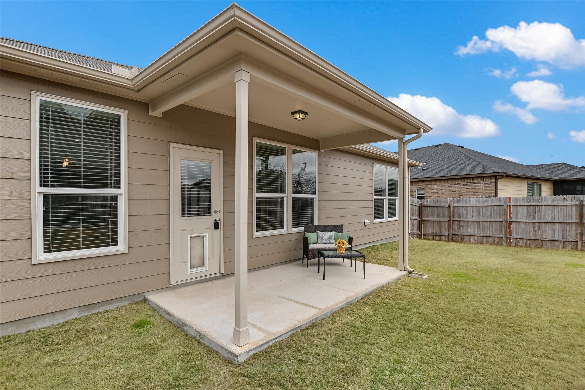 105 Thrasher Cv, Leander, TX 78641
