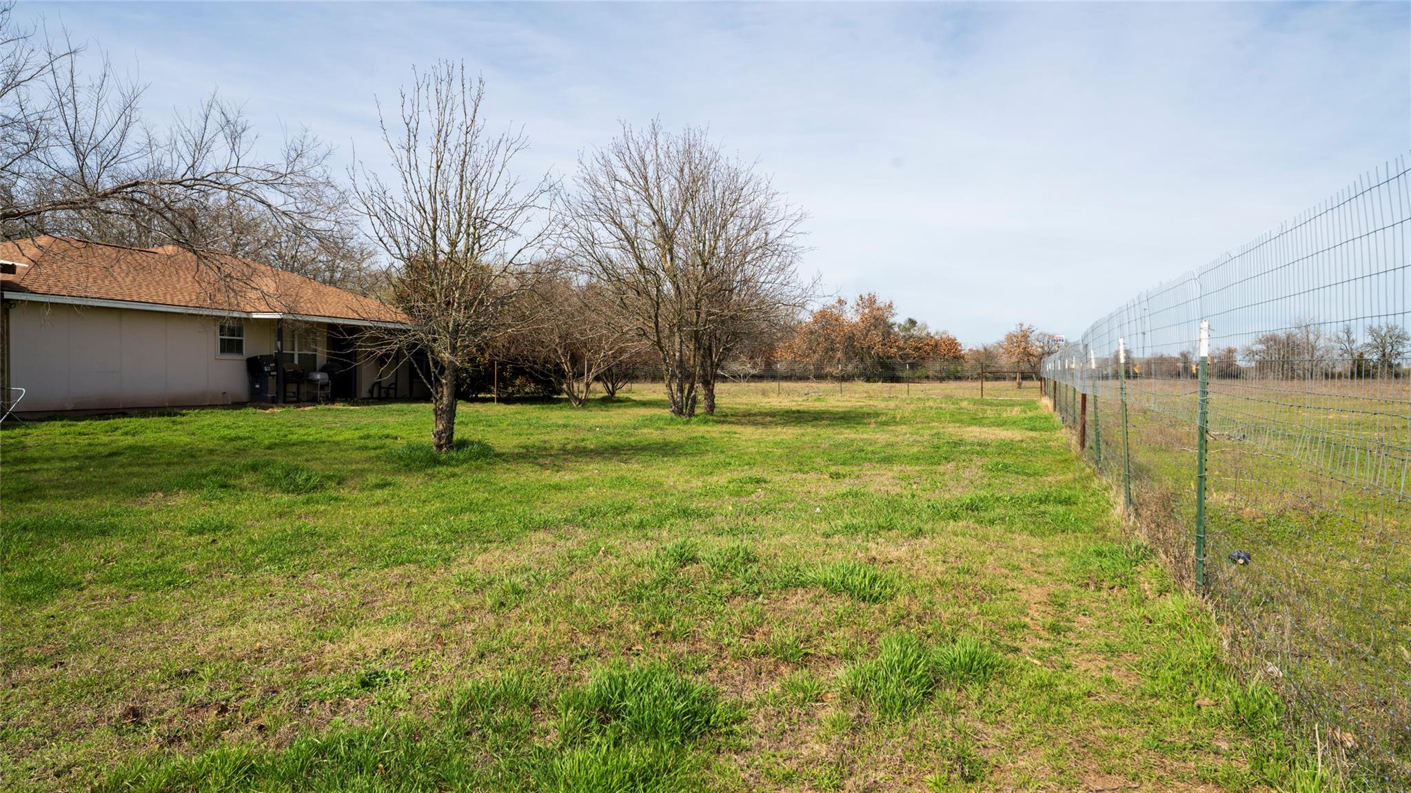 1141-A E 3rd St, Rockdale, TX 76567