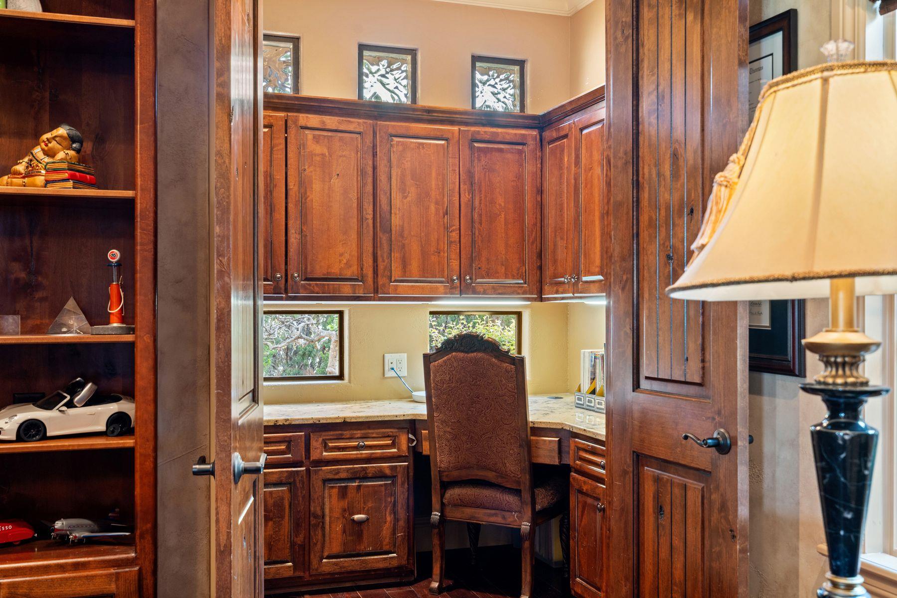 481 Chimney Cove Dr, Marble Falls, TX 78654