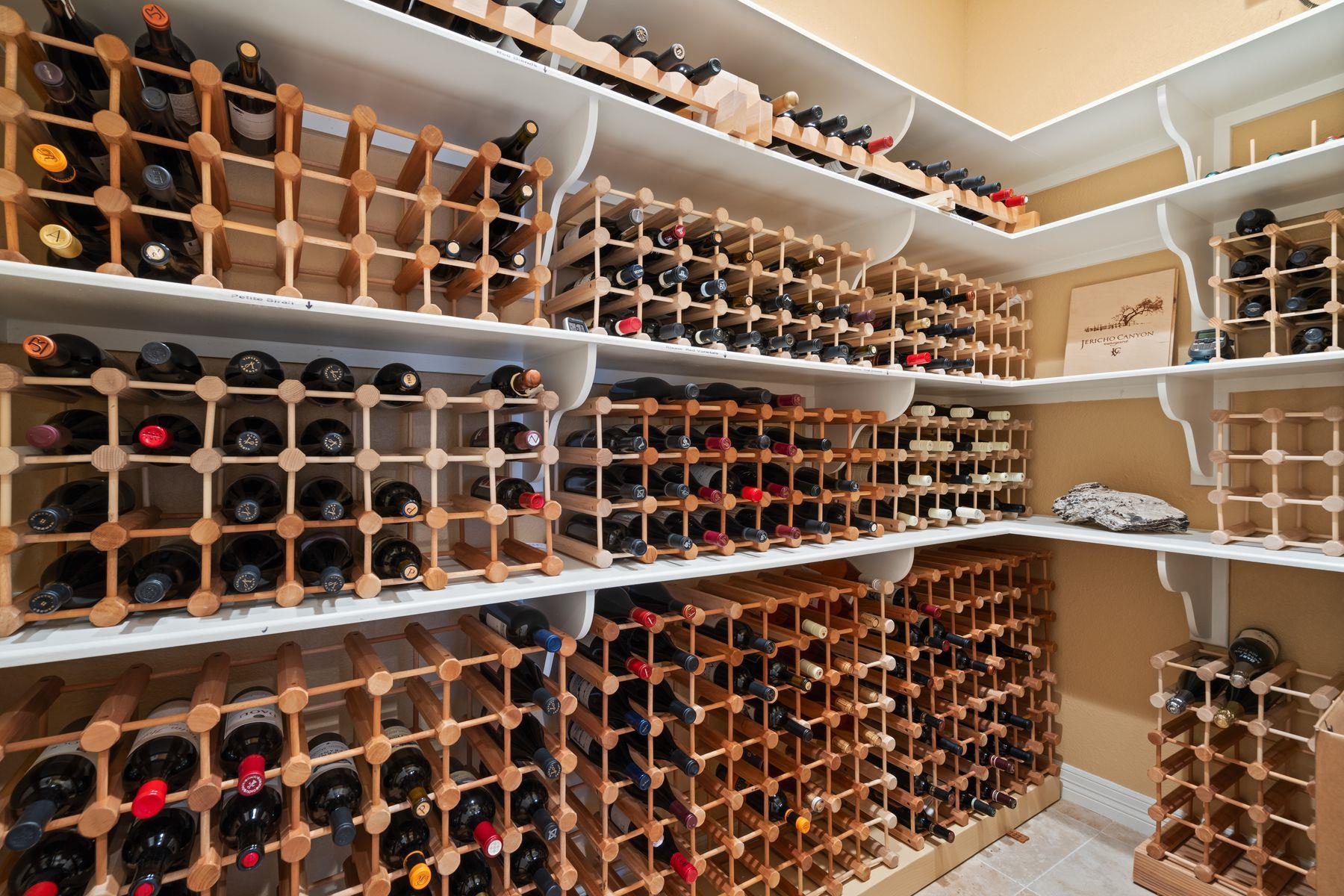 481 Chimney Cove Dr, Marble Falls, TX 78654