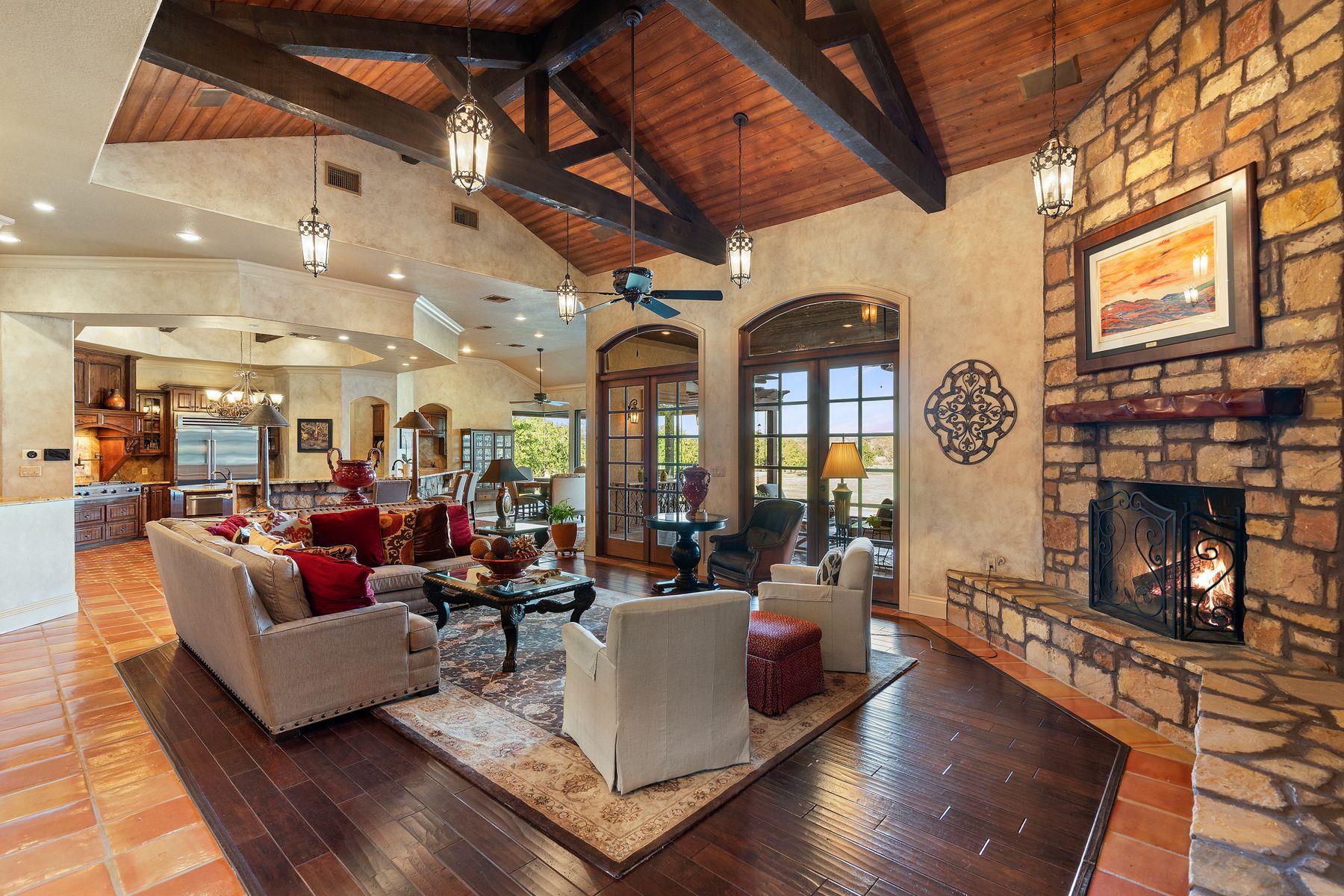 481 Chimney Cove Dr, Marble Falls, TX 78654