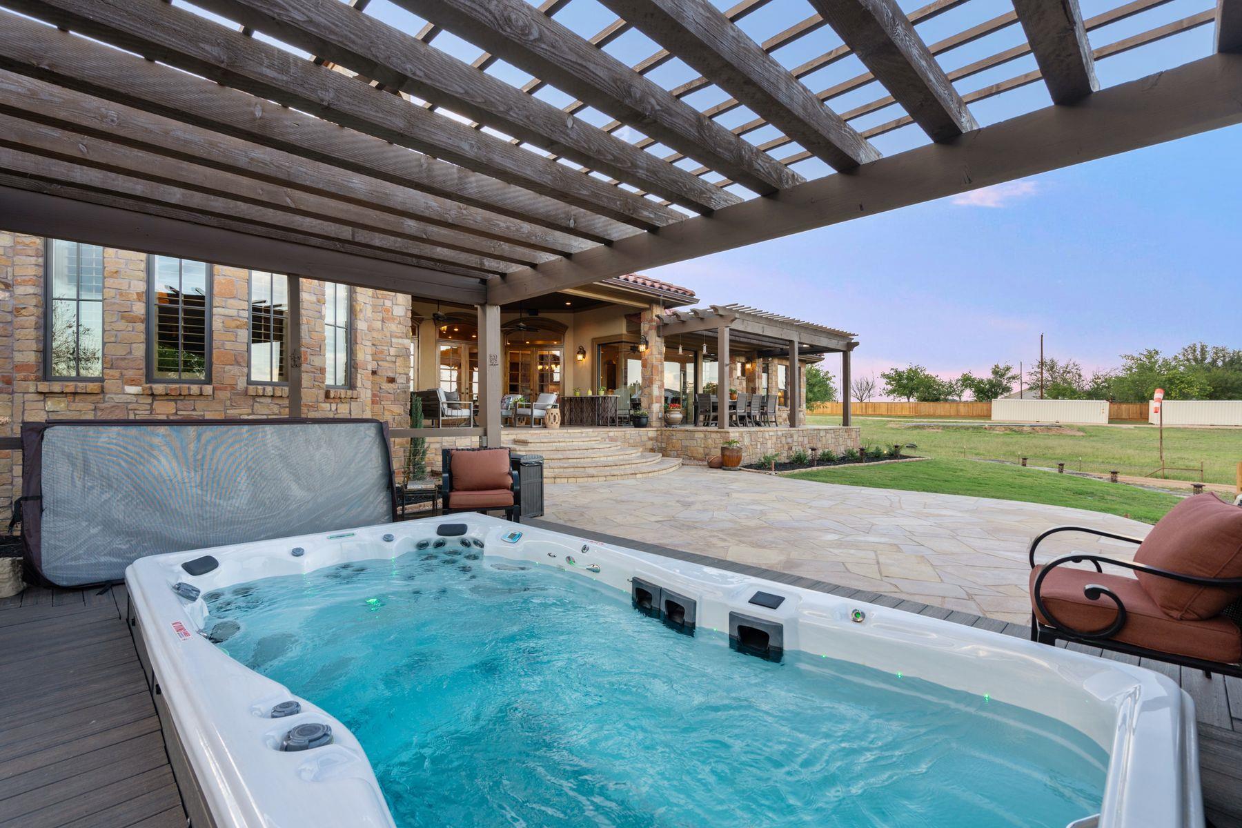 481 Chimney Cove Dr, Marble Falls, TX 78654