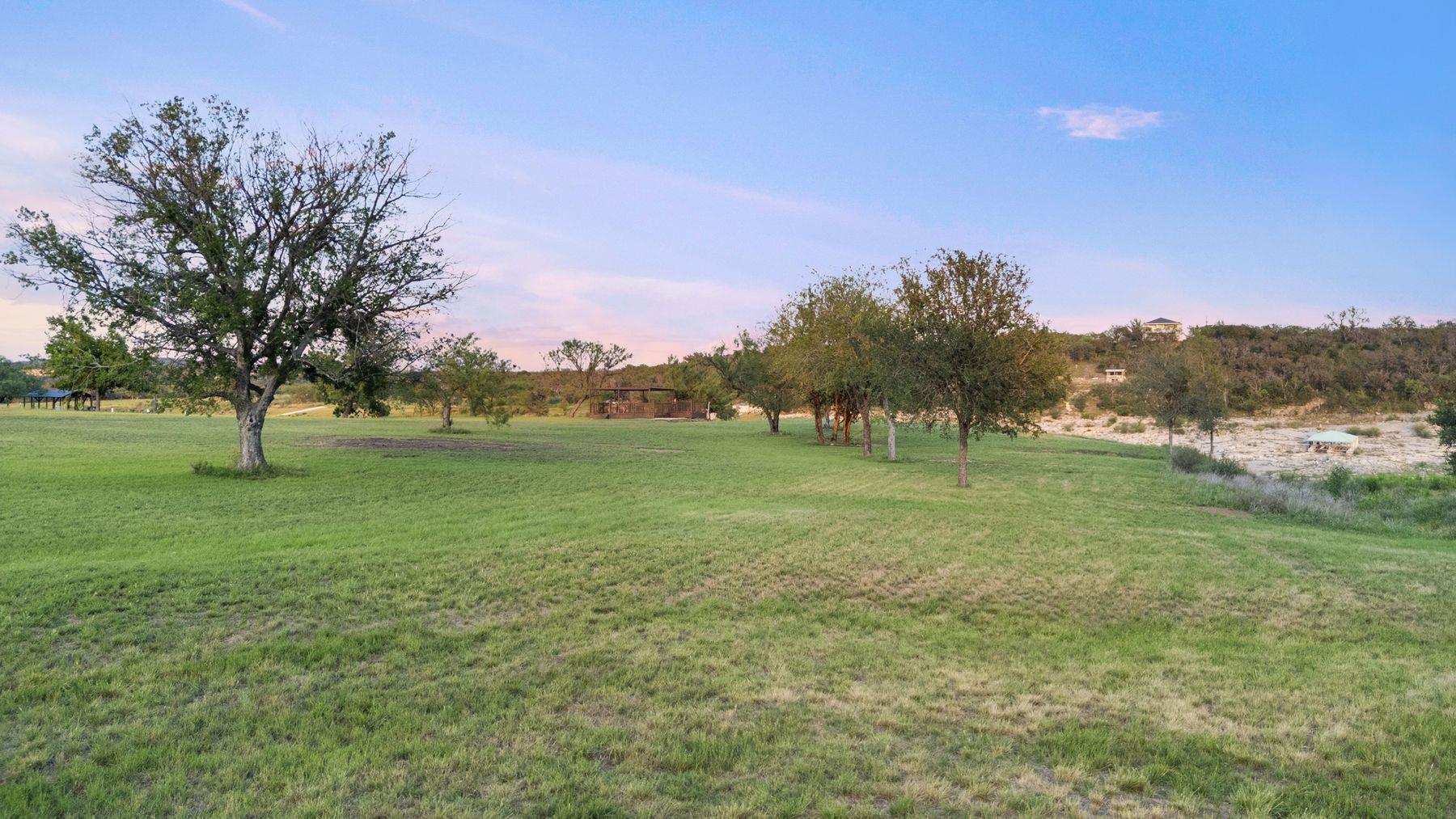 481 Chimney Cove Dr, Marble Falls, TX 78654