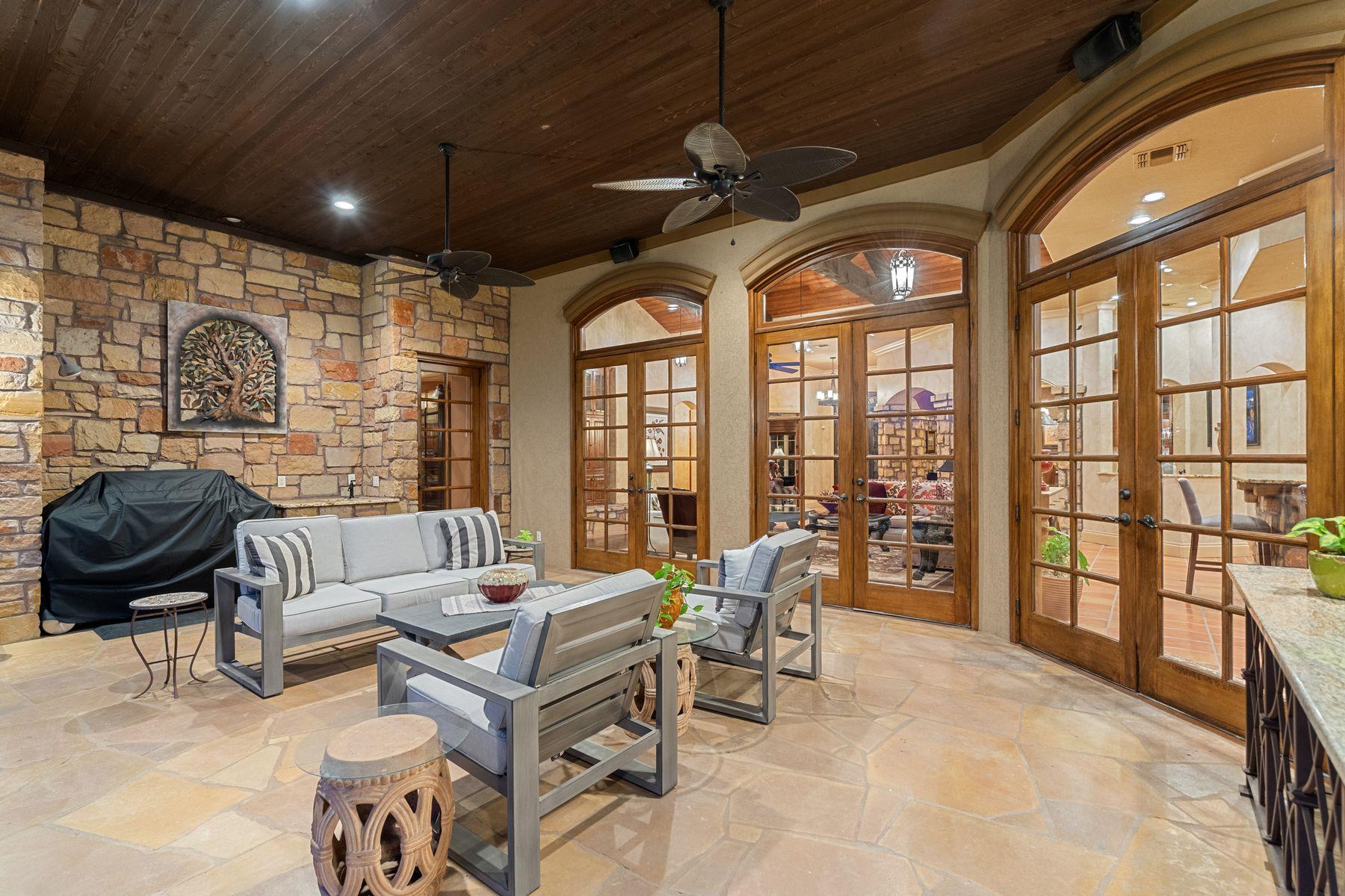 481 Chimney Cove Dr, Marble Falls, TX 78654