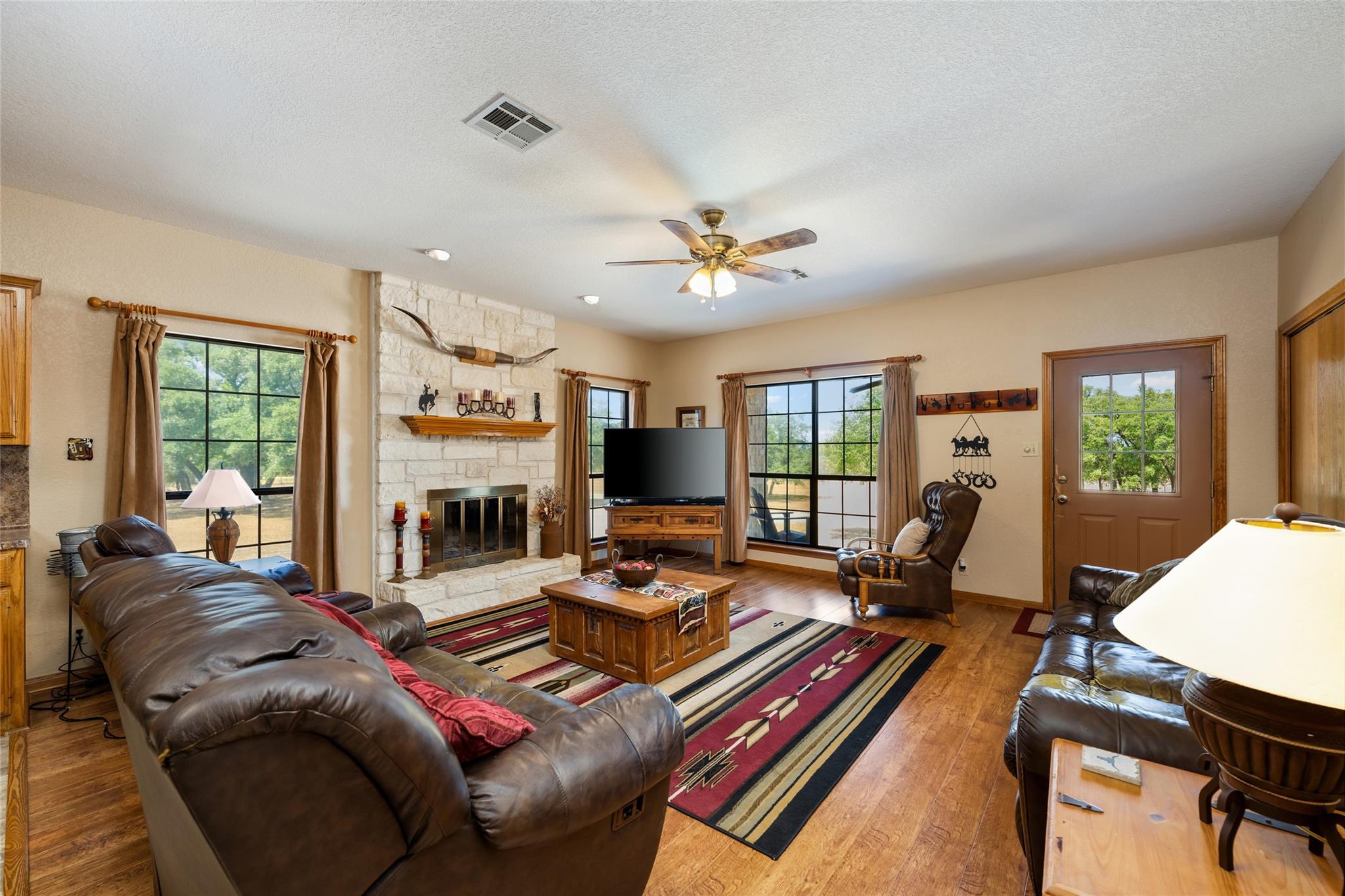 120 Craigen Rd, Liberty Hill, TX 78642