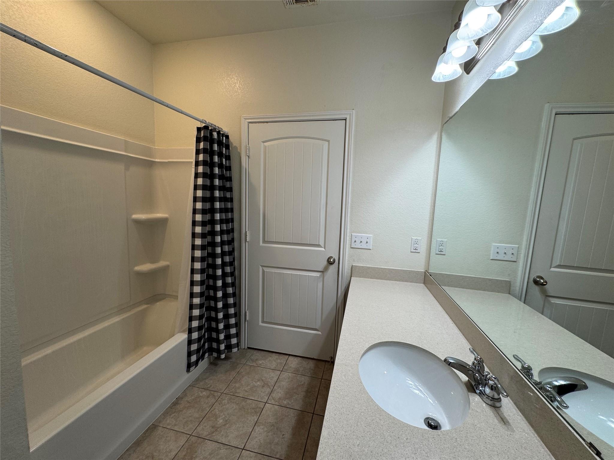 7607 Lazy Creek Dr, Austin, TX 78724