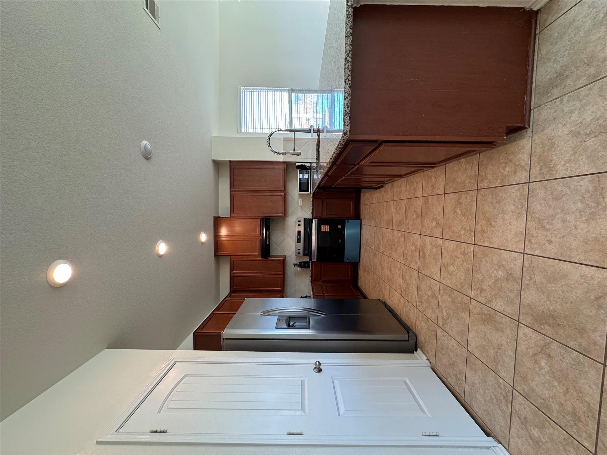 7607 Lazy Creek Dr, Austin, TX 78724