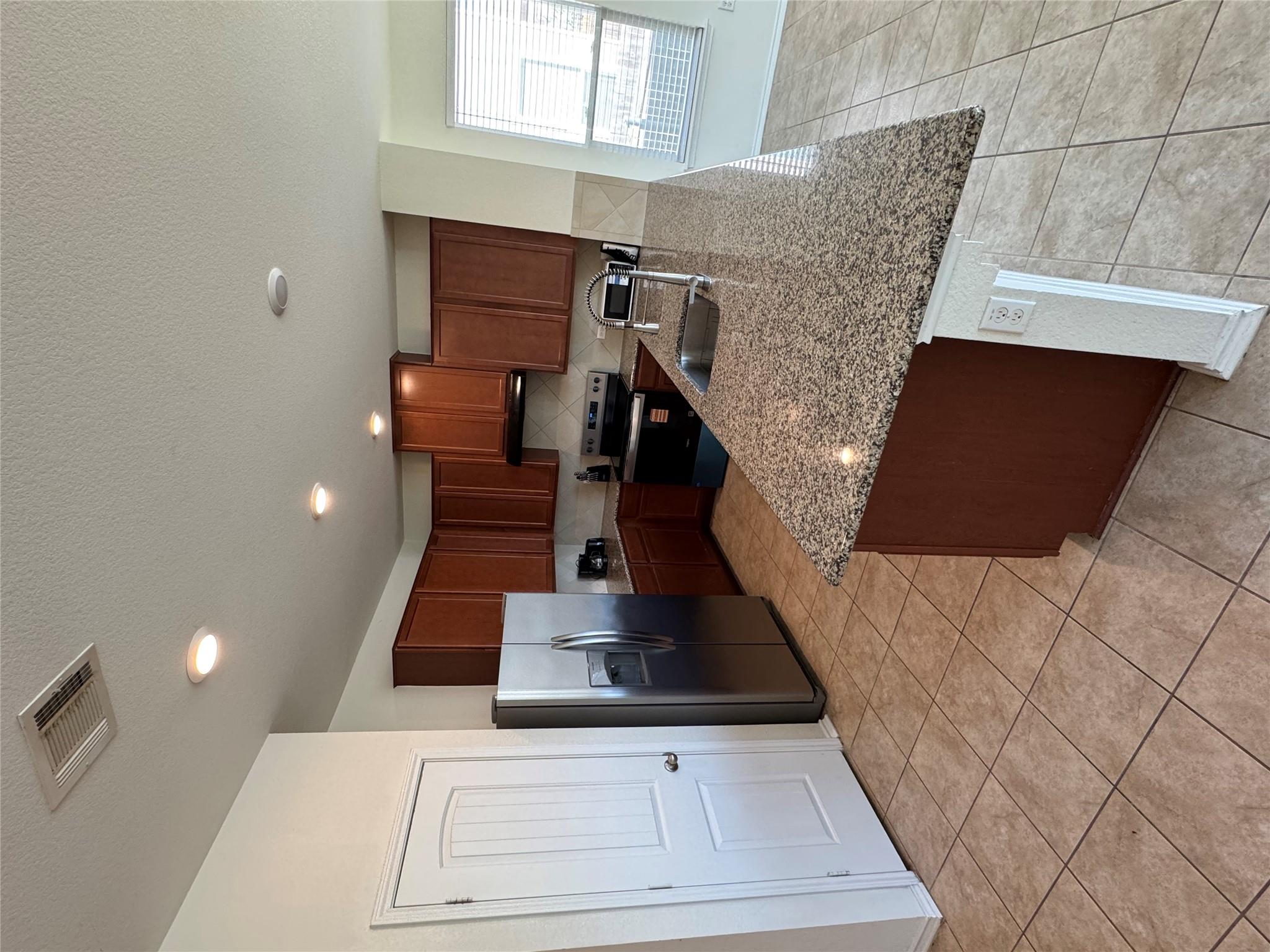 7607 Lazy Creek Dr, Austin, TX 78724