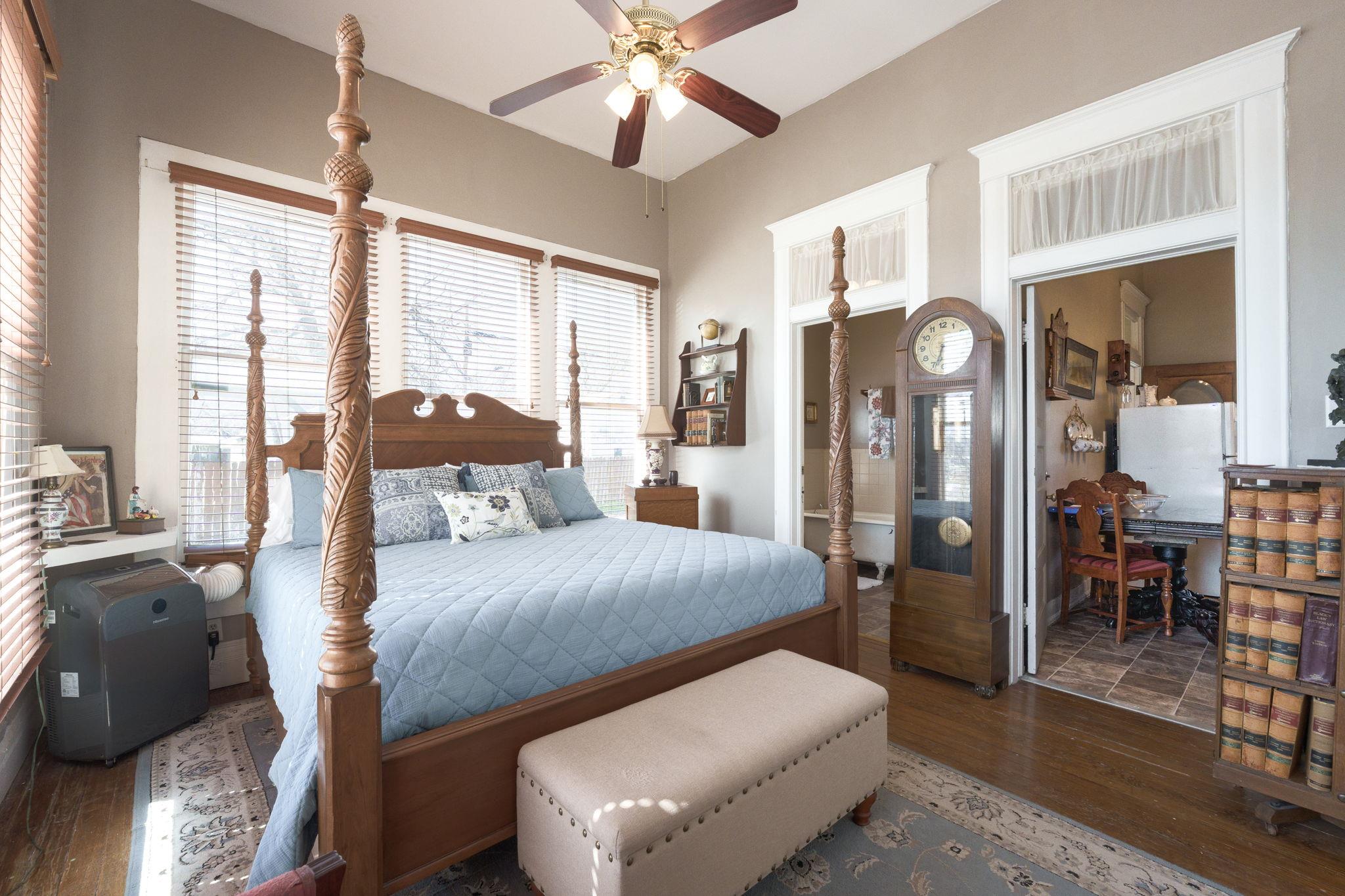 606 S Key Ave, Lampasas, TX 76550