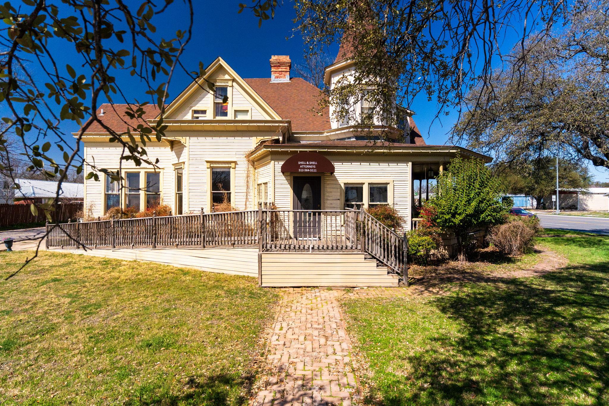 606 S Key Ave, Lampasas, TX 76550