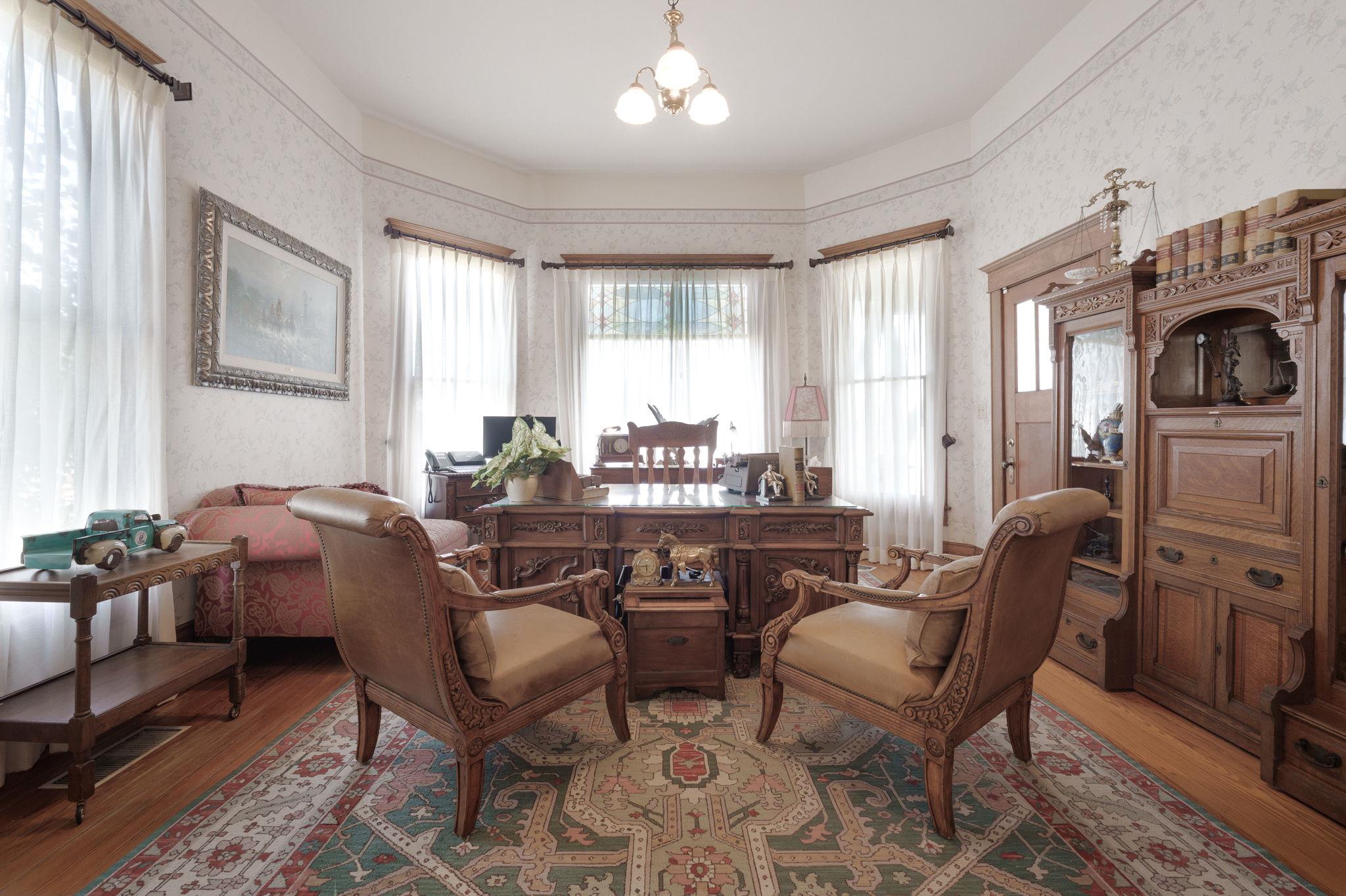 606 S Key Ave, Lampasas, TX 76550