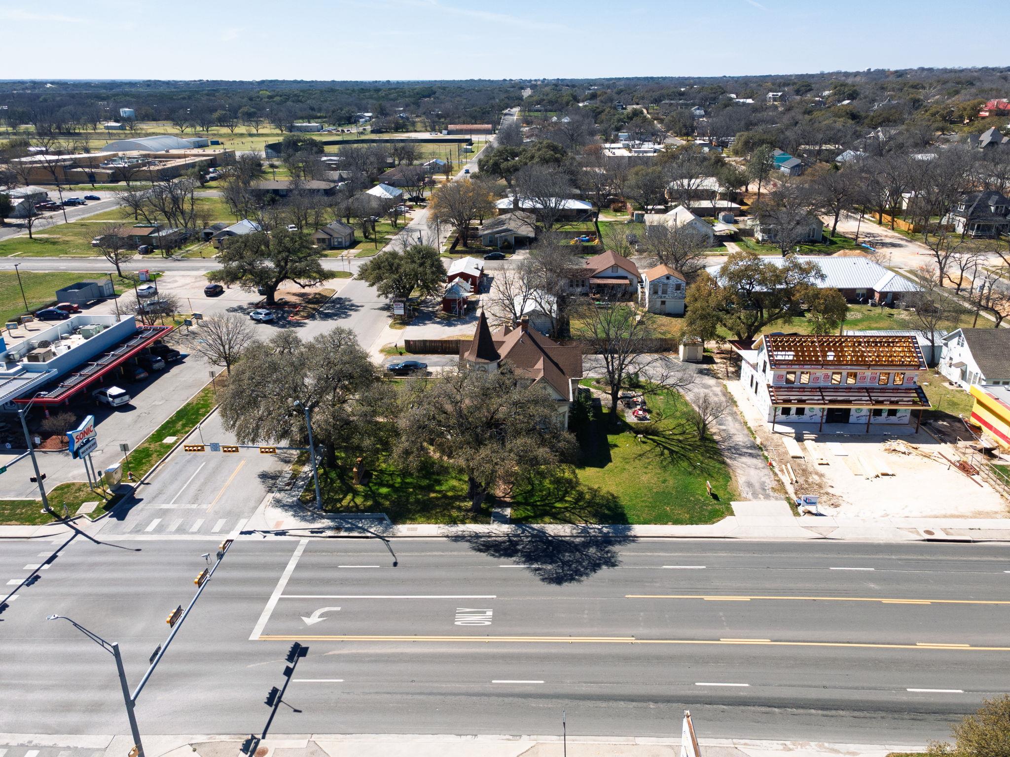 606 S Key Ave, Lampasas, TX 76550