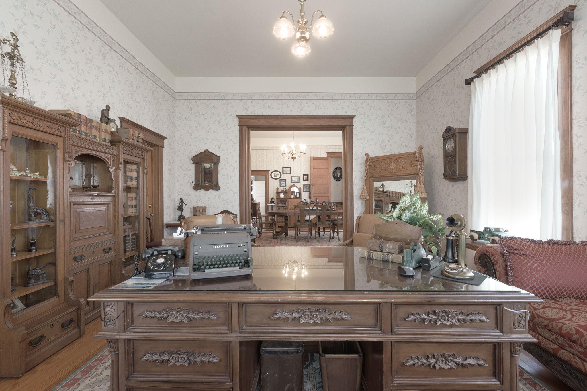 606 S Key Ave, Lampasas, TX 76550