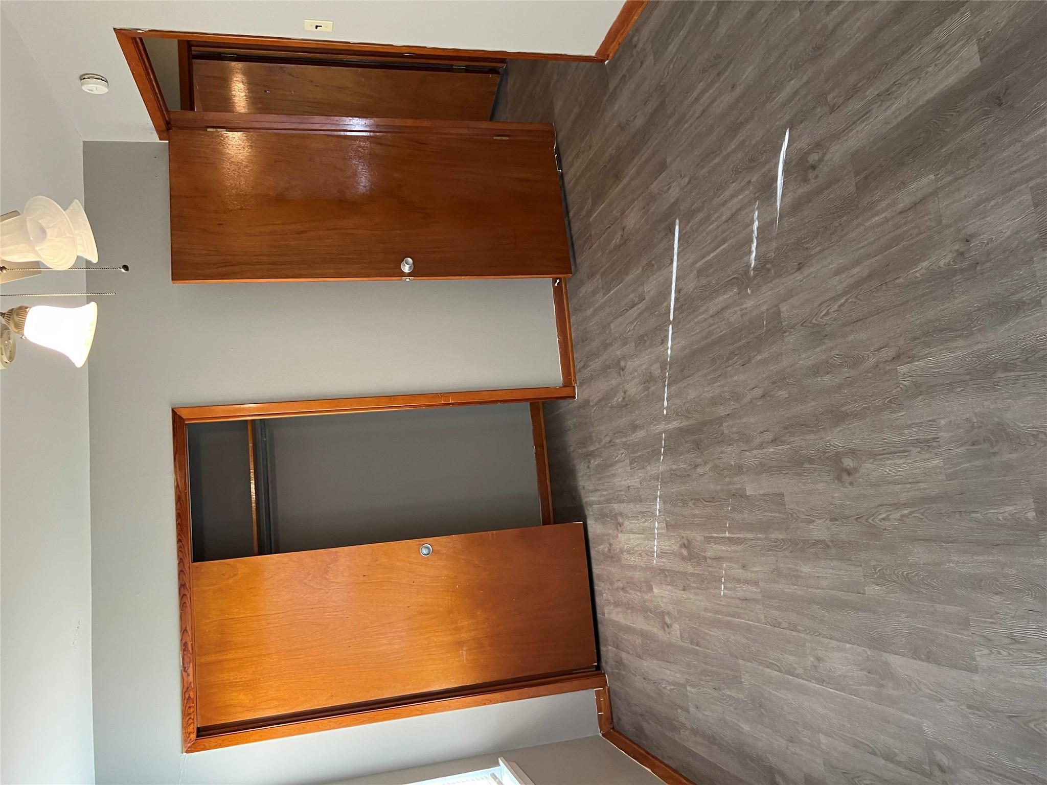 709 W 11TH St, Elgin, TX 78621