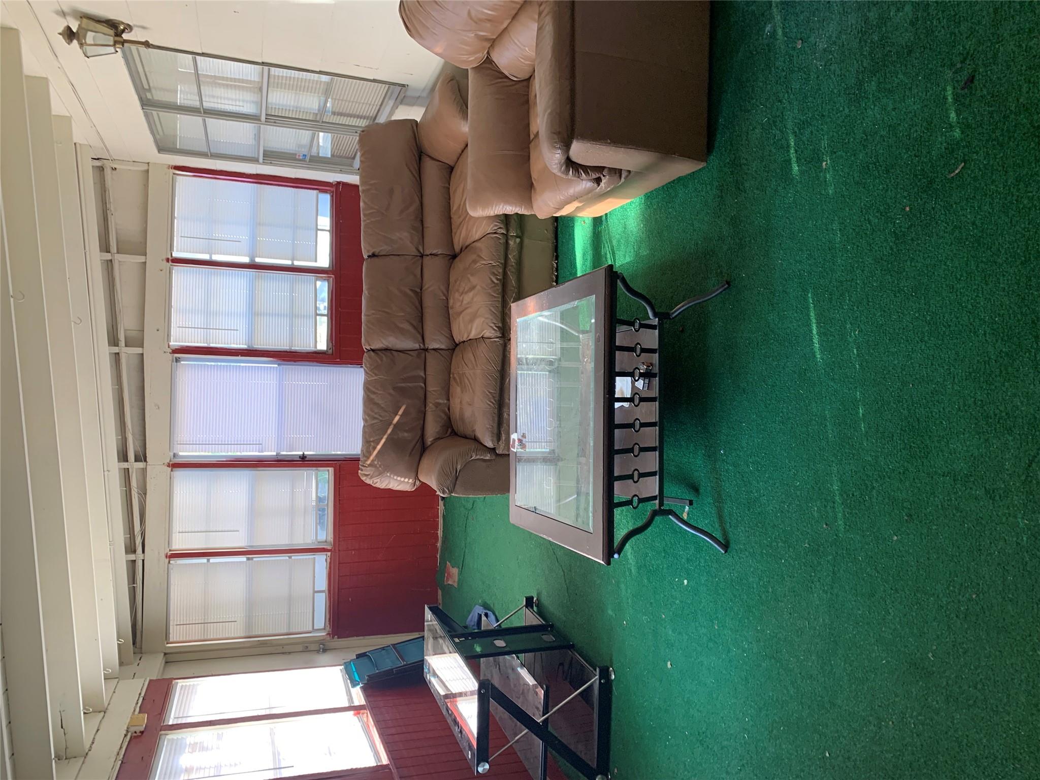 709 W 11TH St, Elgin, TX 78621