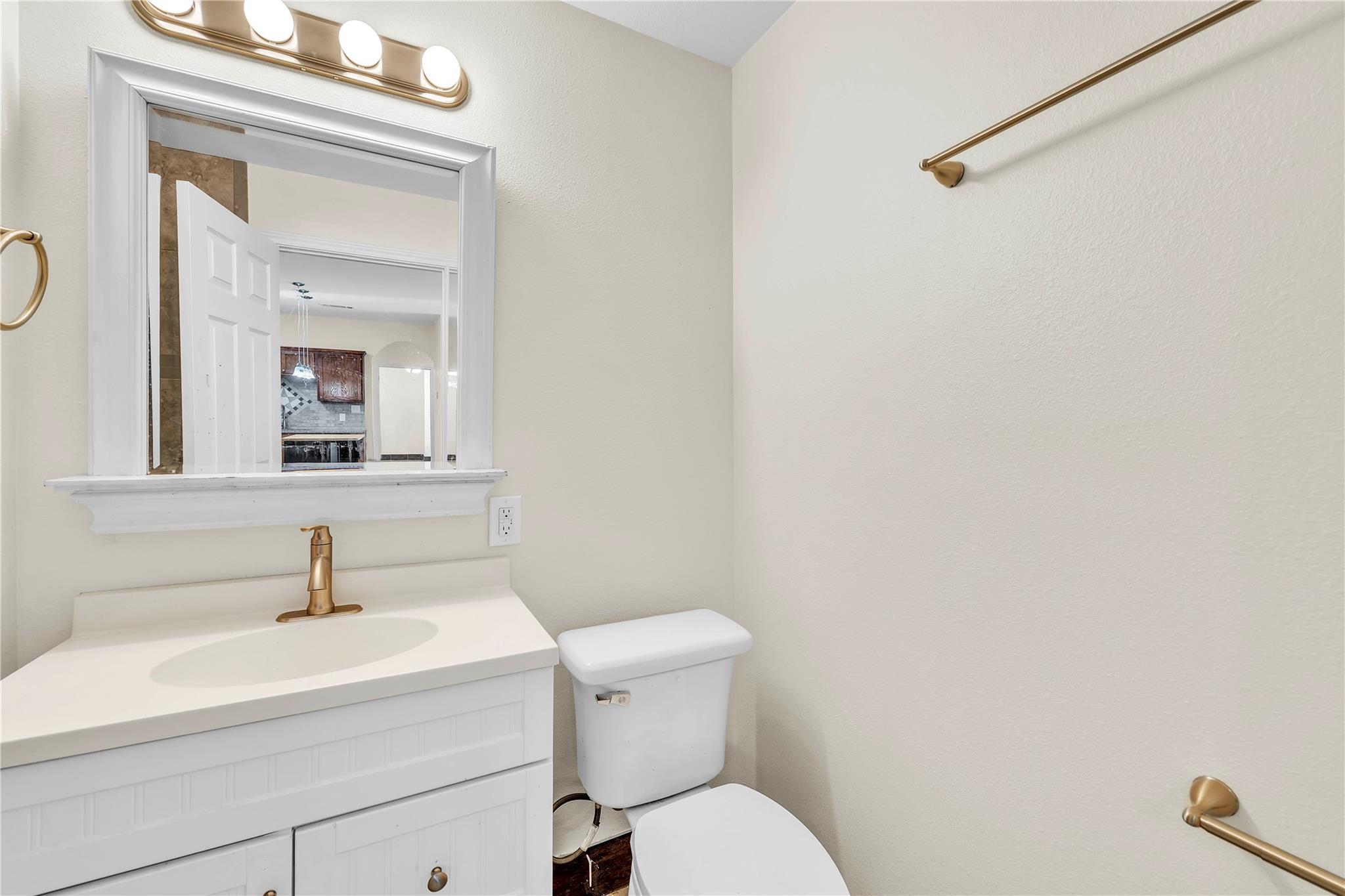 170 Interstate Dr, Buda, TX 78610