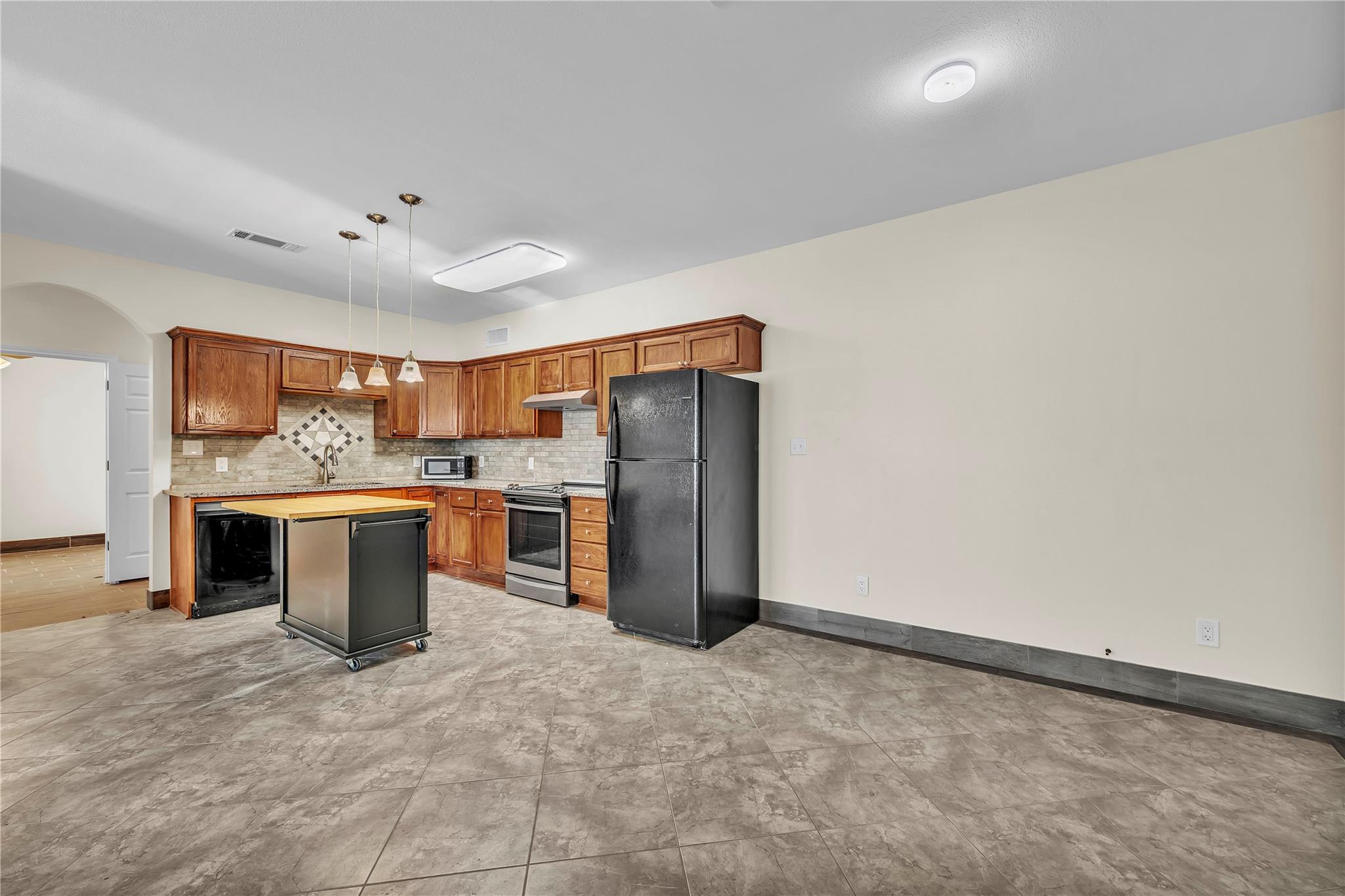 170 Interstate Dr, Buda, TX 78610