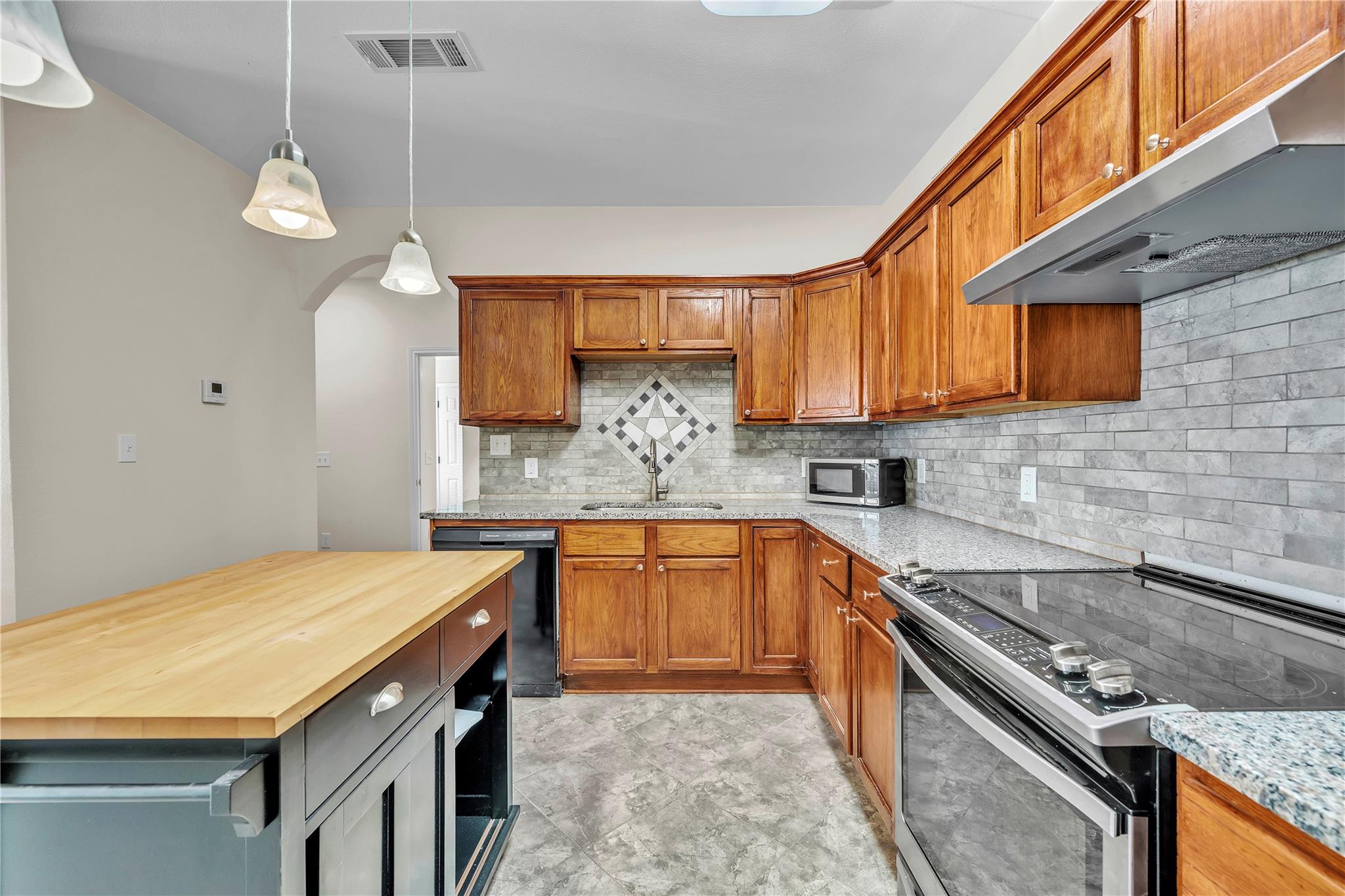 170 Interstate Dr, Buda, TX 78610