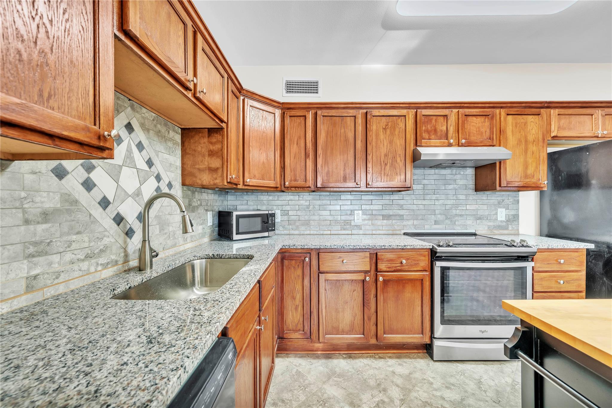 170 Interstate Dr, Buda, TX 78610