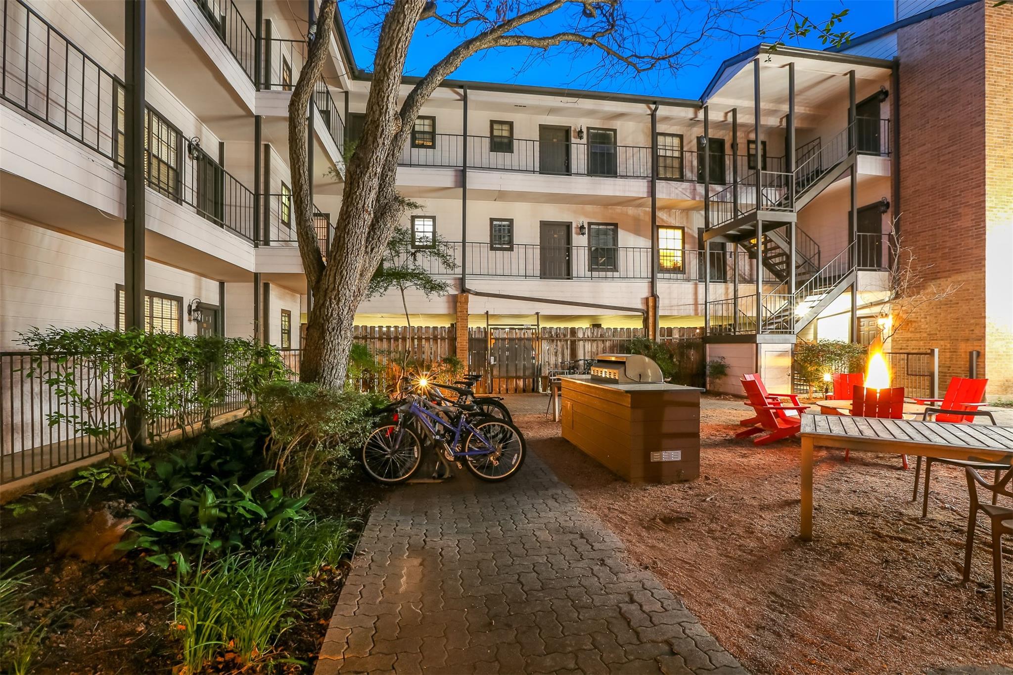 203 E 31st St # 202, Austin, TX 78705