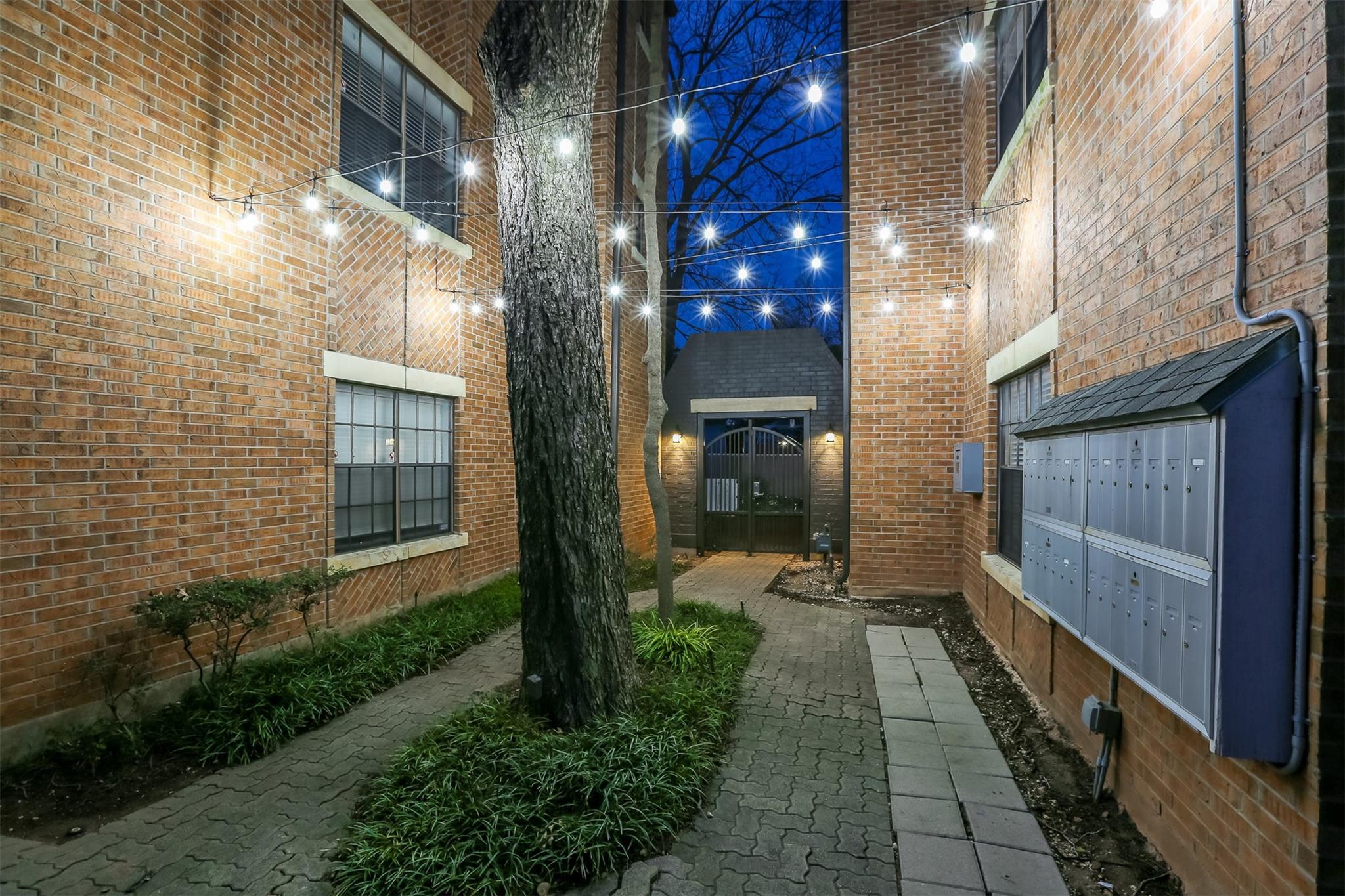 203 E 31st St # 202, Austin, TX 78705