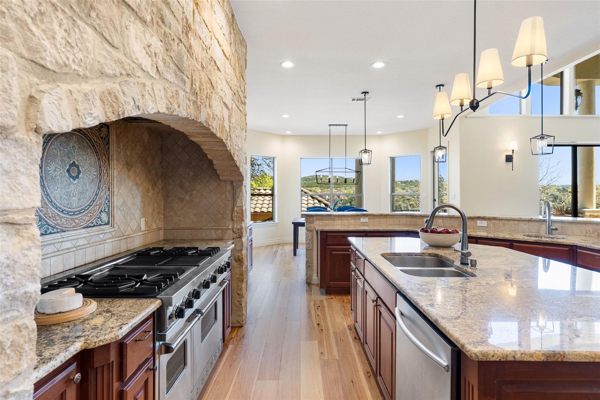 17912 Crystal Cv, Jonestown, TX 78645