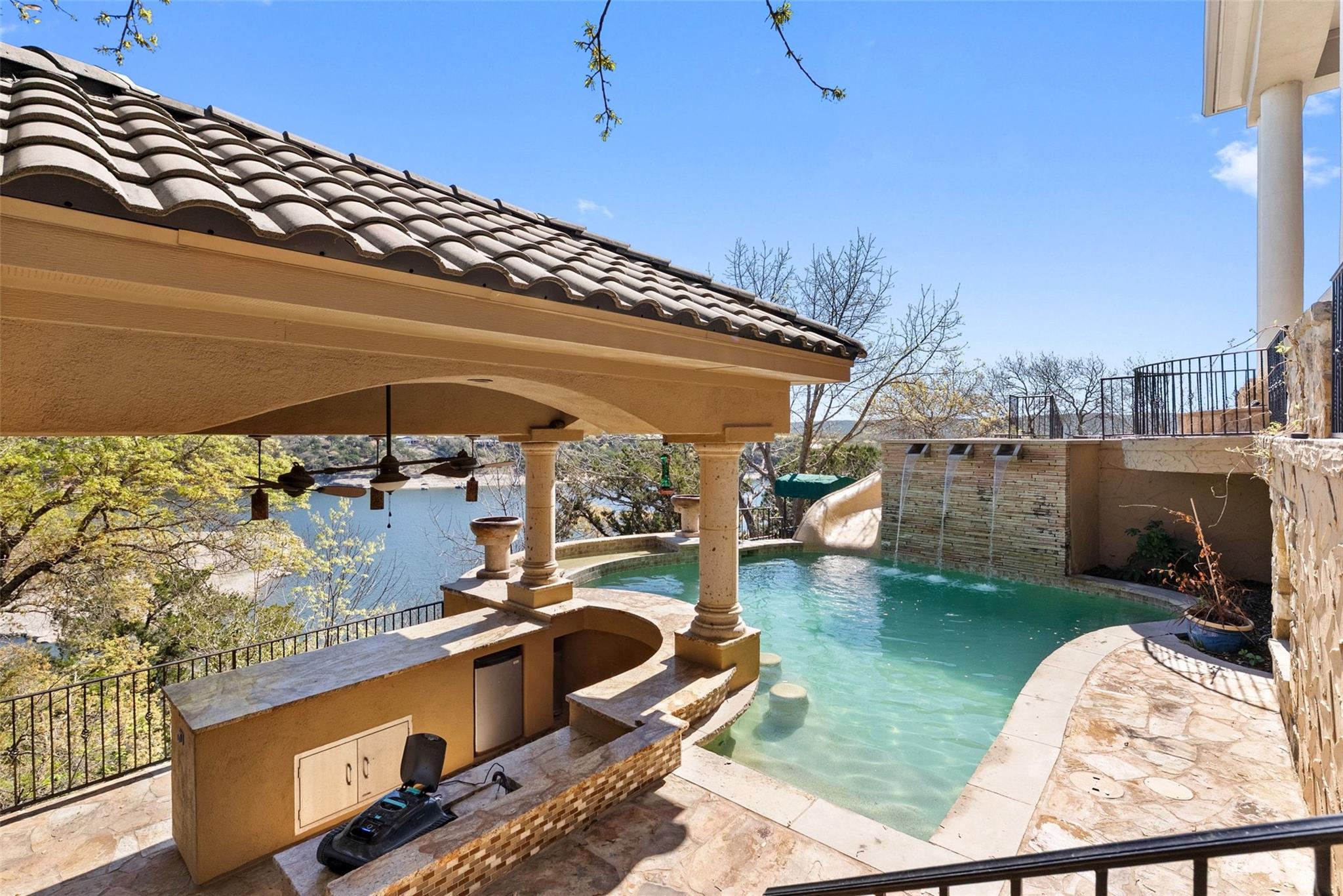 17912 Crystal Cv, Jonestown, TX 78645