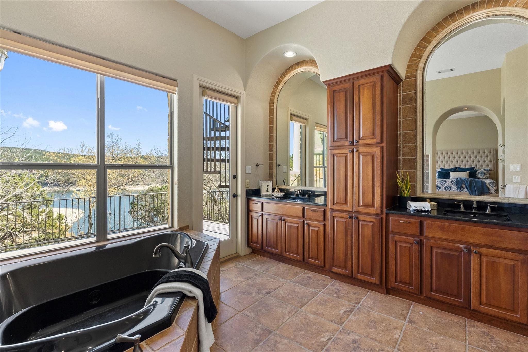 17912 Crystal Cv, Jonestown, TX 78645