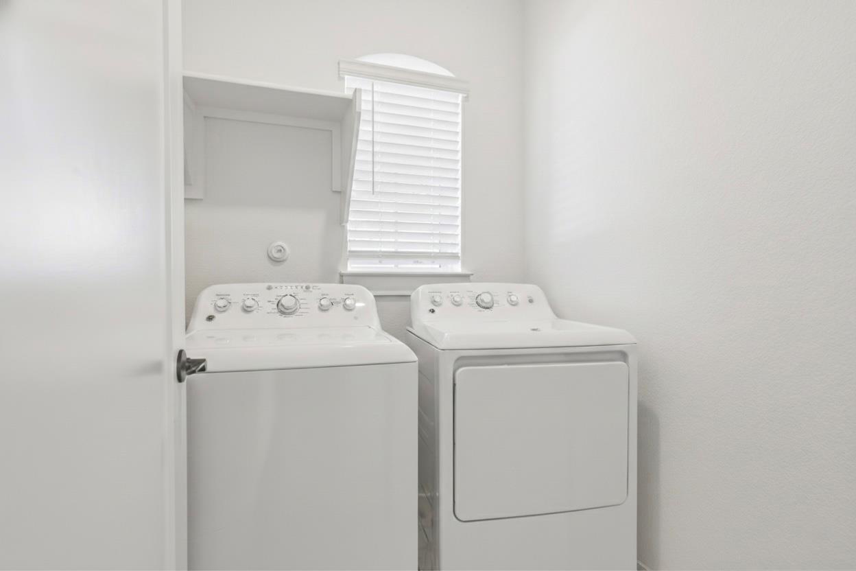 200 Bay Breeze Dr, Kyle, TX 78640