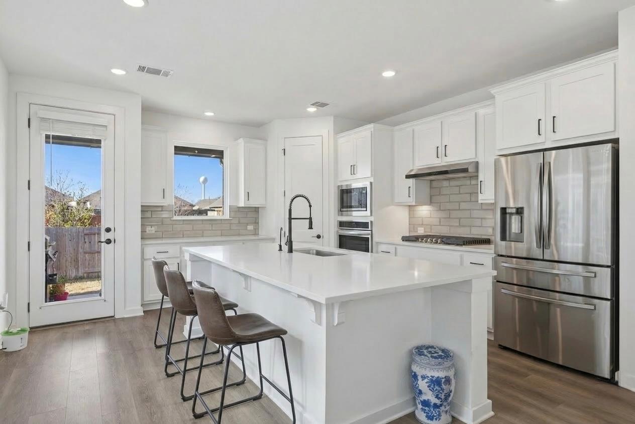 200 Bay Breeze Dr, Kyle, TX 78640