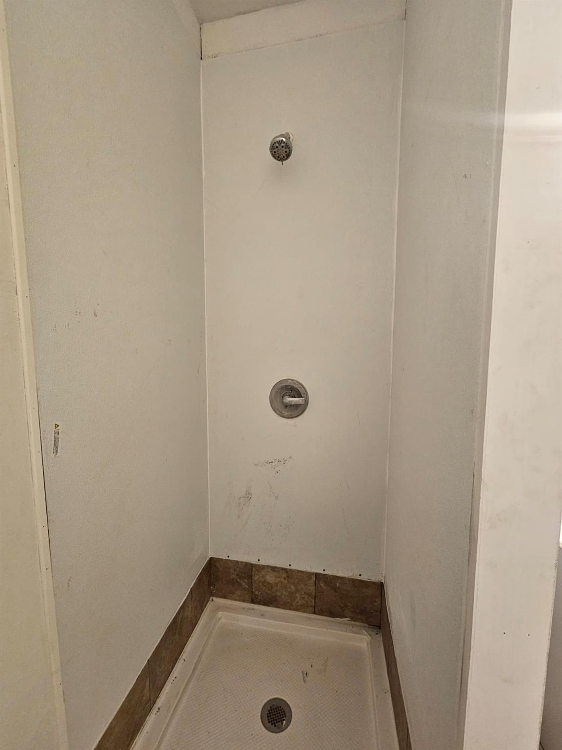 816 Mora St, Lockhart, TX 78644