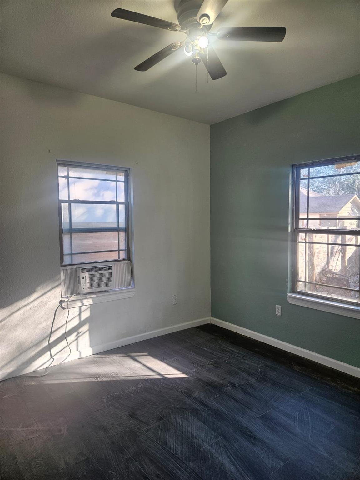 816 Mora St, Lockhart, TX 78644