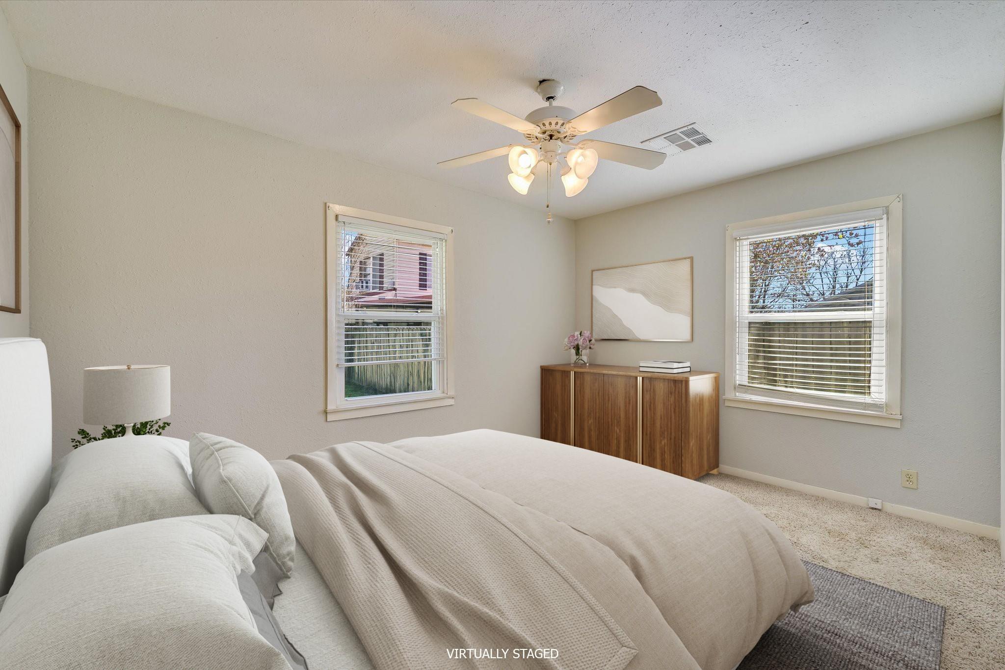 106 Hudgins St, Smithville, TX 78957