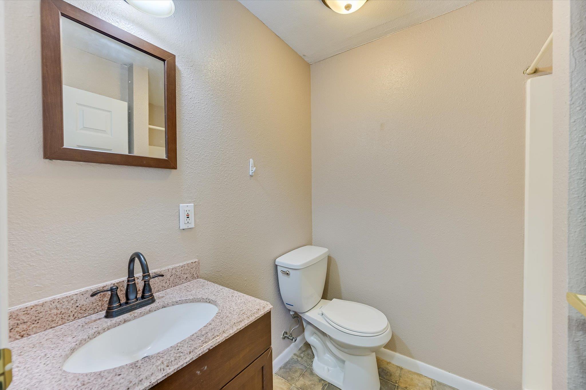 106 Hudgins St, Smithville, TX 78957