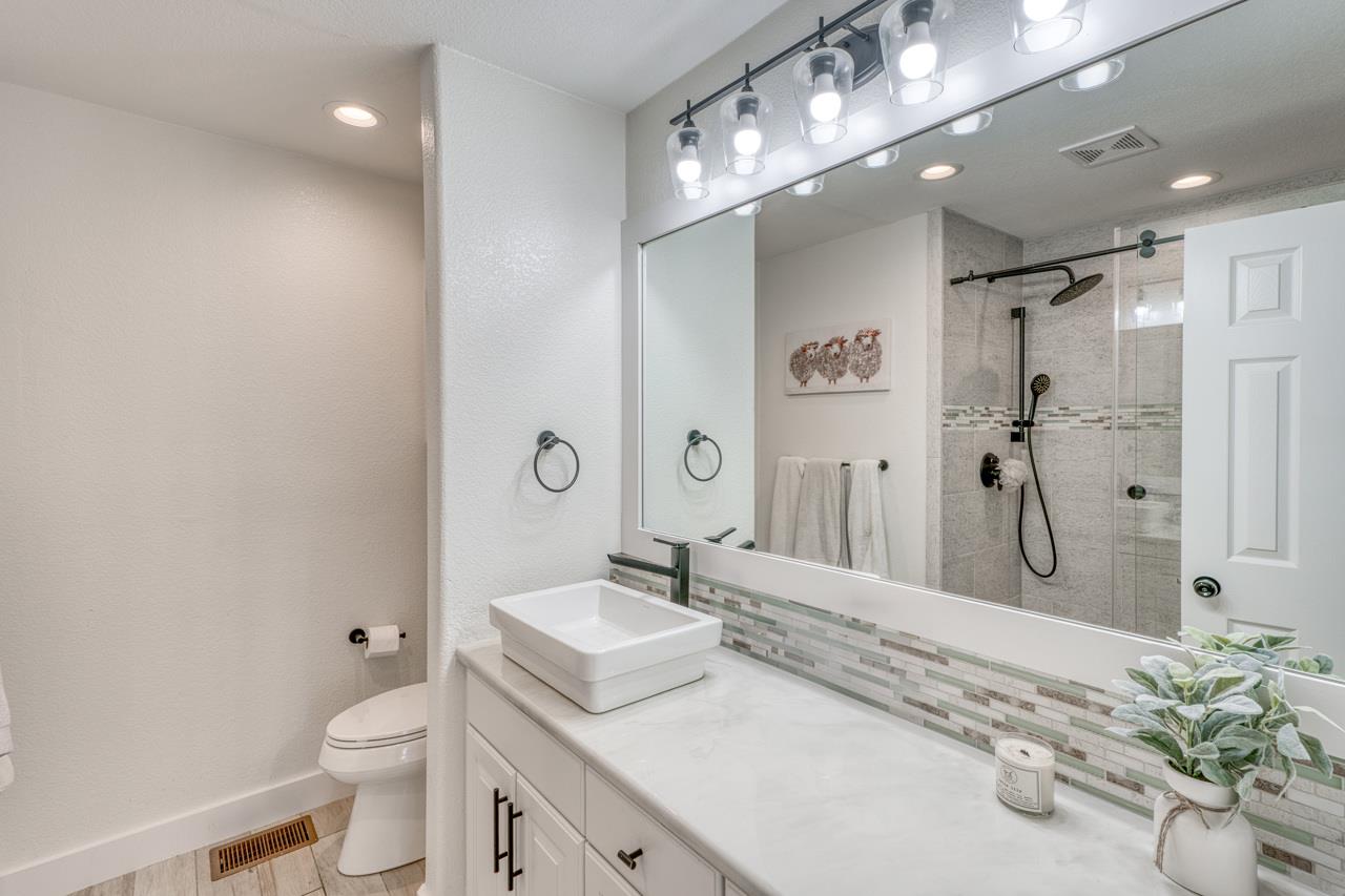 3305 Close Call, Horseshoe Bay, TX 78657