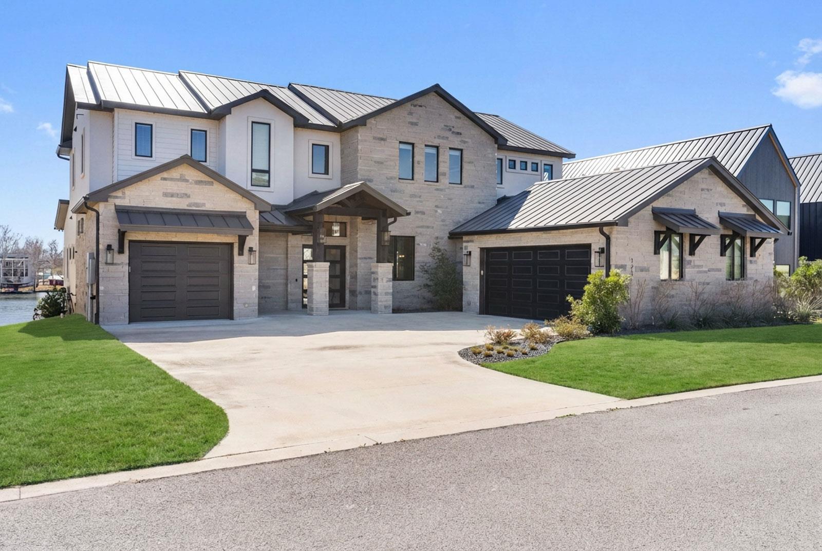 121 Houdini Way, Kingsland, TX 78639