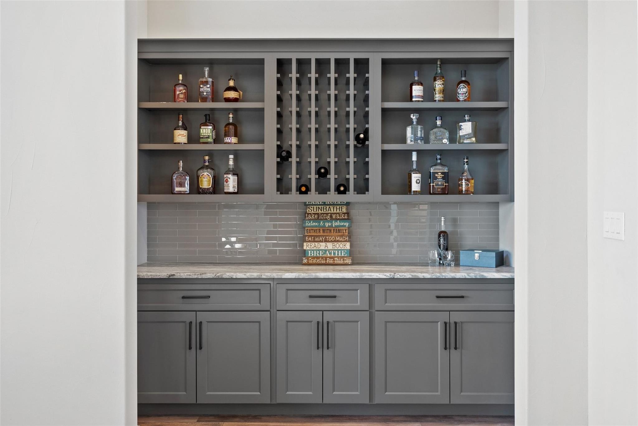 121 Houdini Way, Kingsland, TX 78639