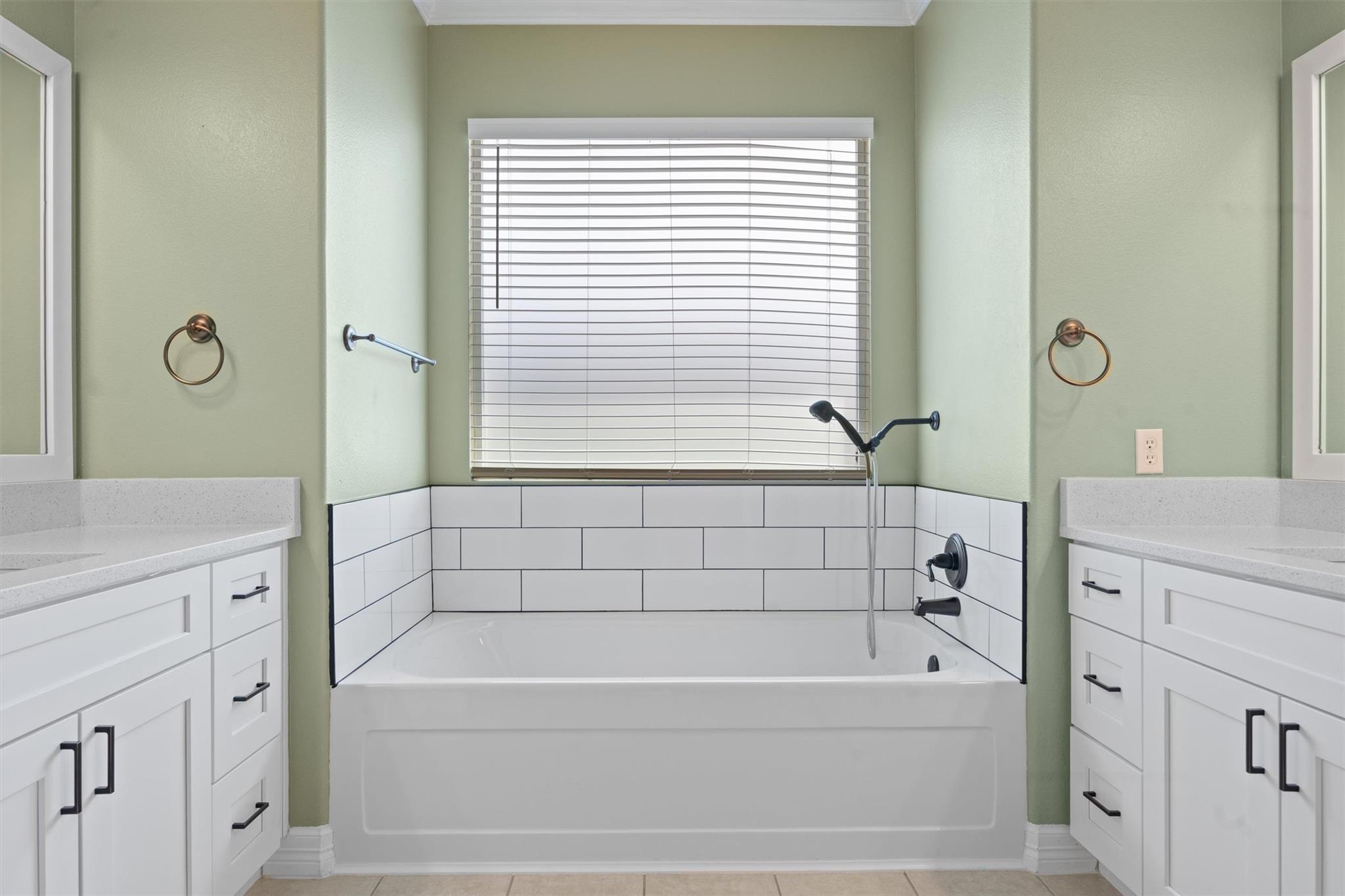 208 Dawn Dr, Liberty Hill, TX 78642