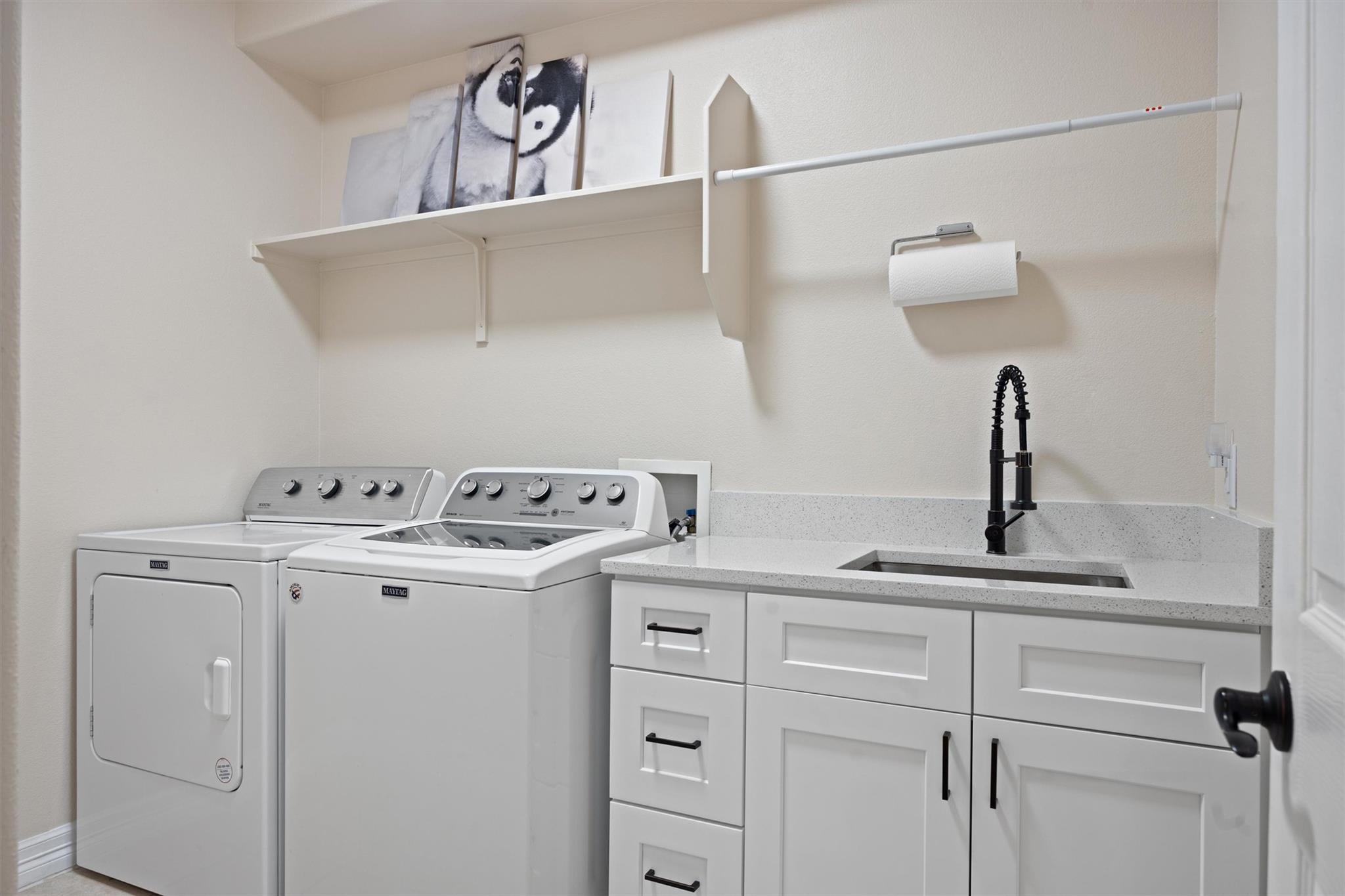 208 Dawn Dr, Liberty Hill, TX 78642