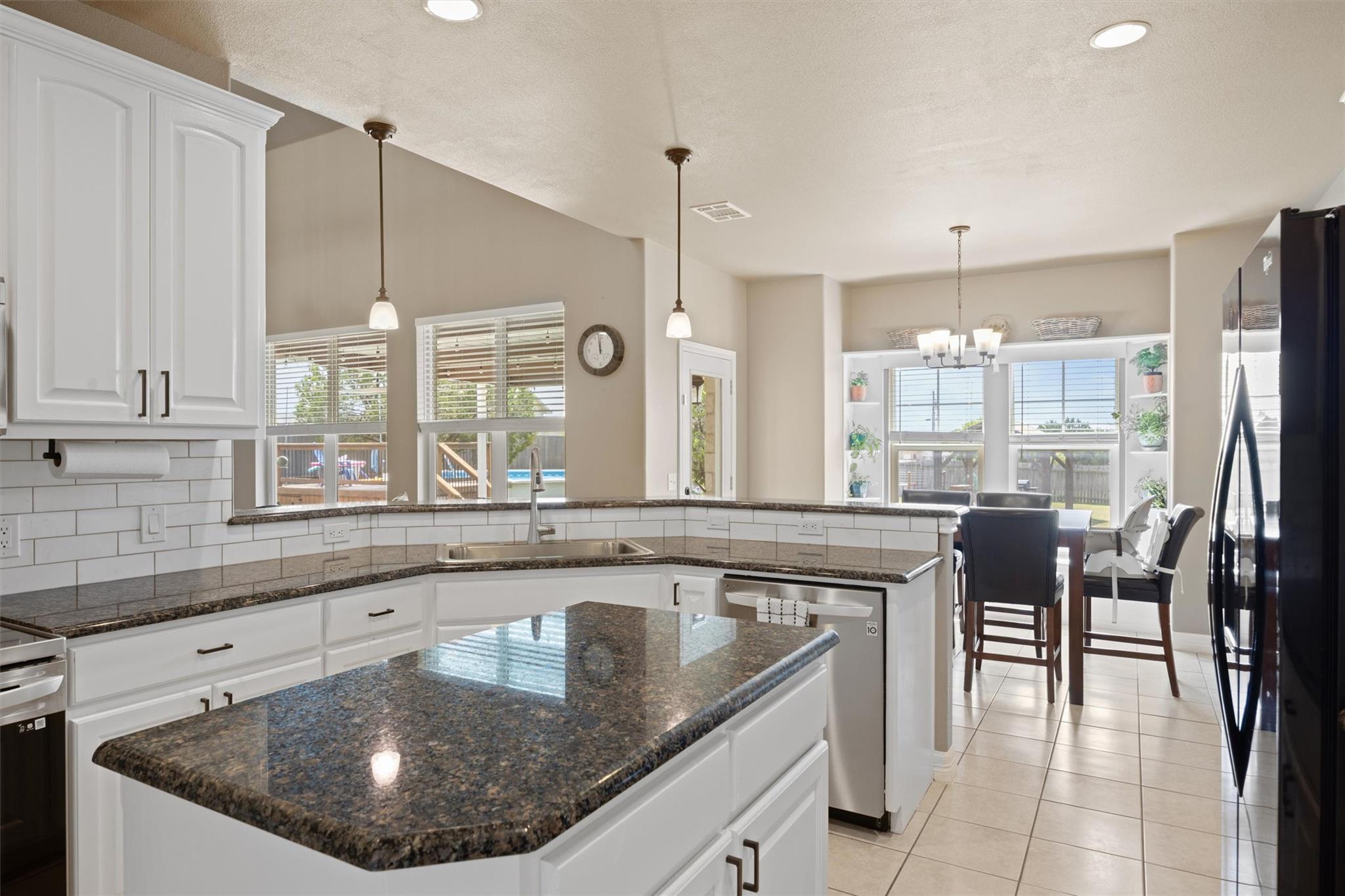 208 Dawn Dr, Liberty Hill, TX 78642