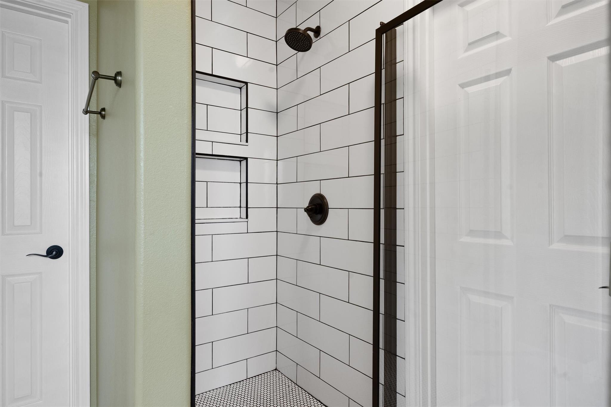 208 Dawn Dr, Liberty Hill, TX 78642