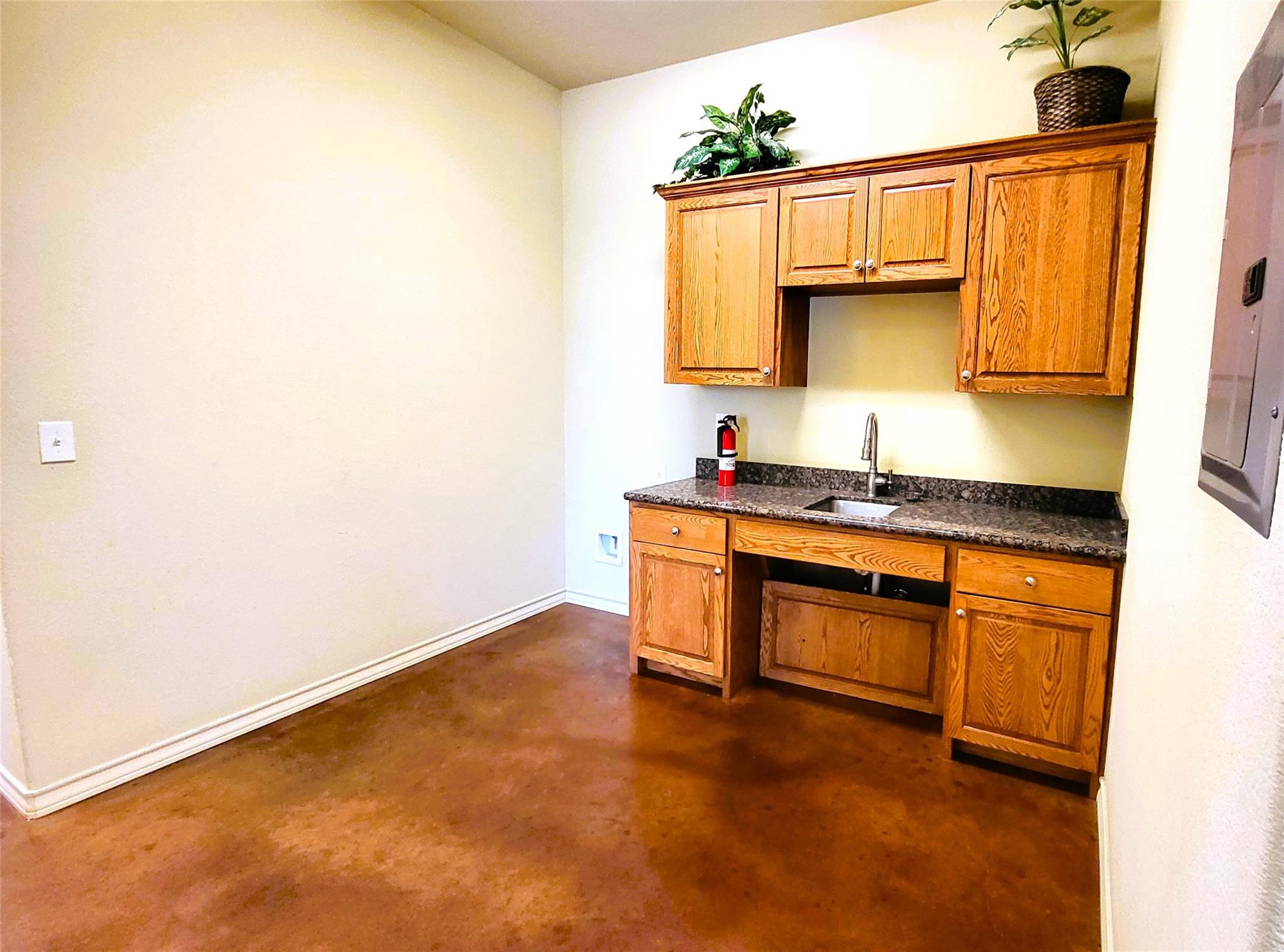 701 HWY 290 W # 103, Dripping Springs, TX 78620